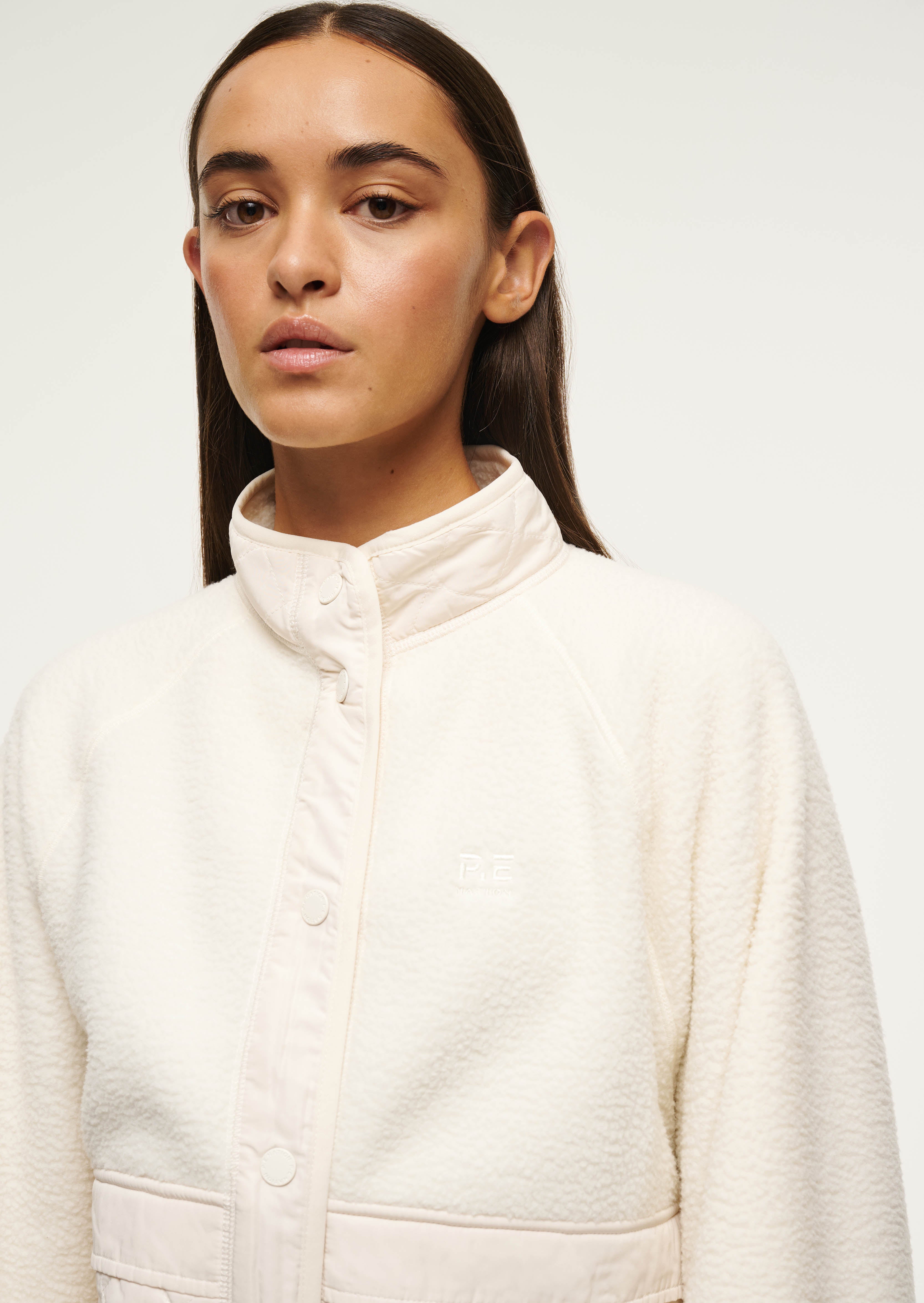 244J262_WHISPERWHITE-040_1