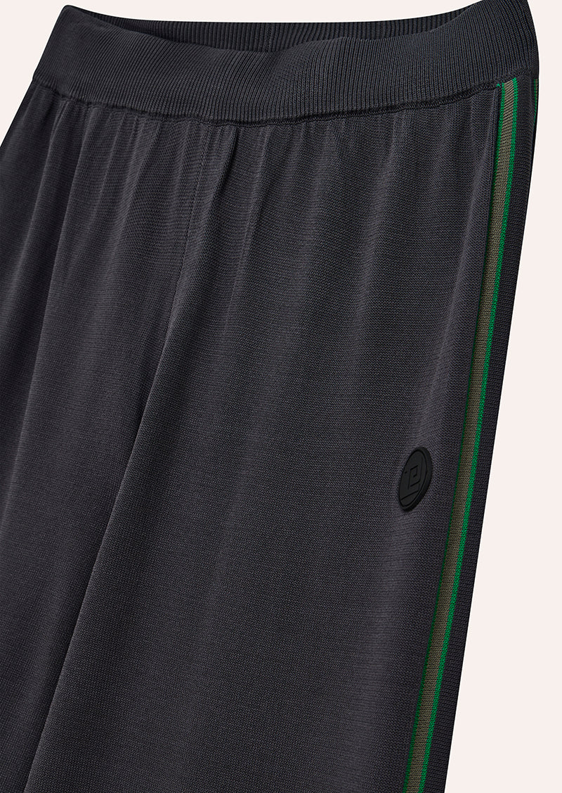 251KP064-CAVIAR-02_1