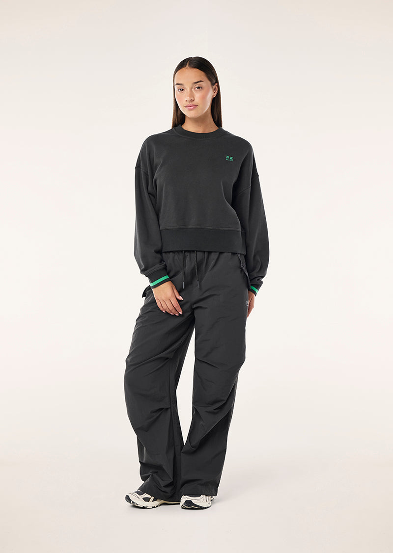 2+VITA+SWEAT_252F243_CAVIAR-4918_1