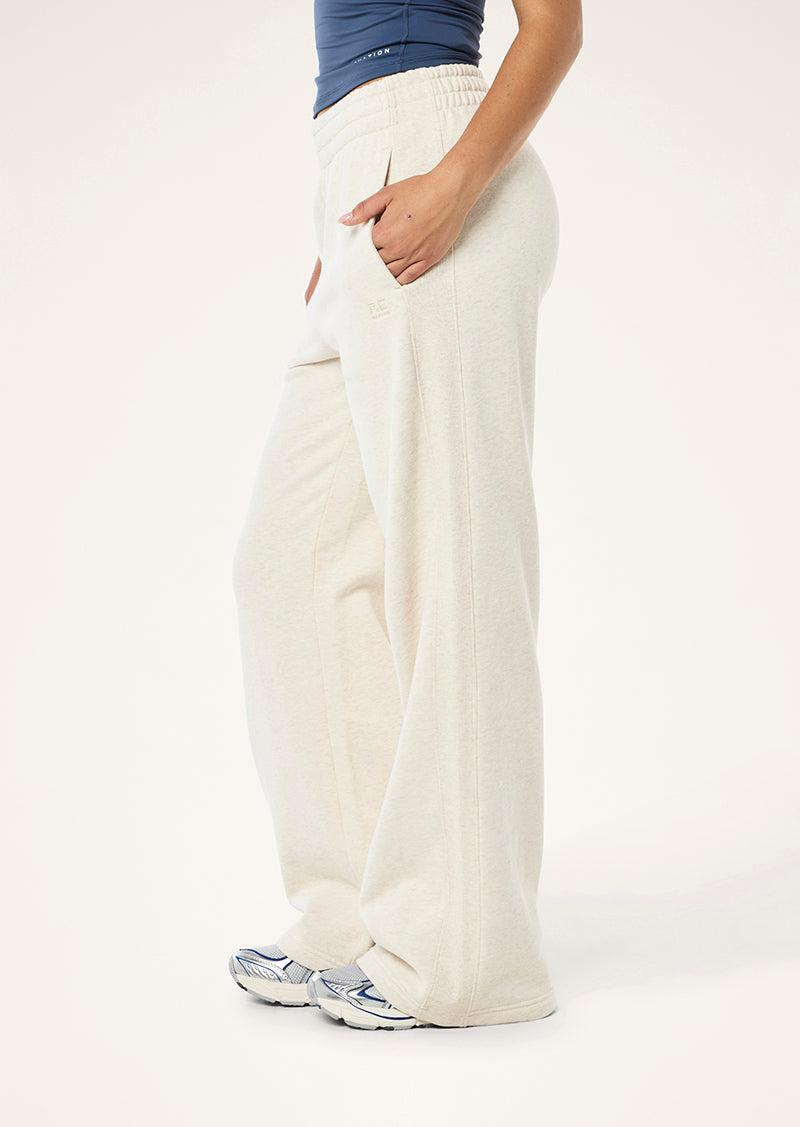 ADVENTURE+TRACKPANT_243P408_OAT+MARLE-303_1
