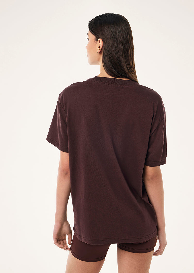 BACKSPIN TEE IN MAHOGANY