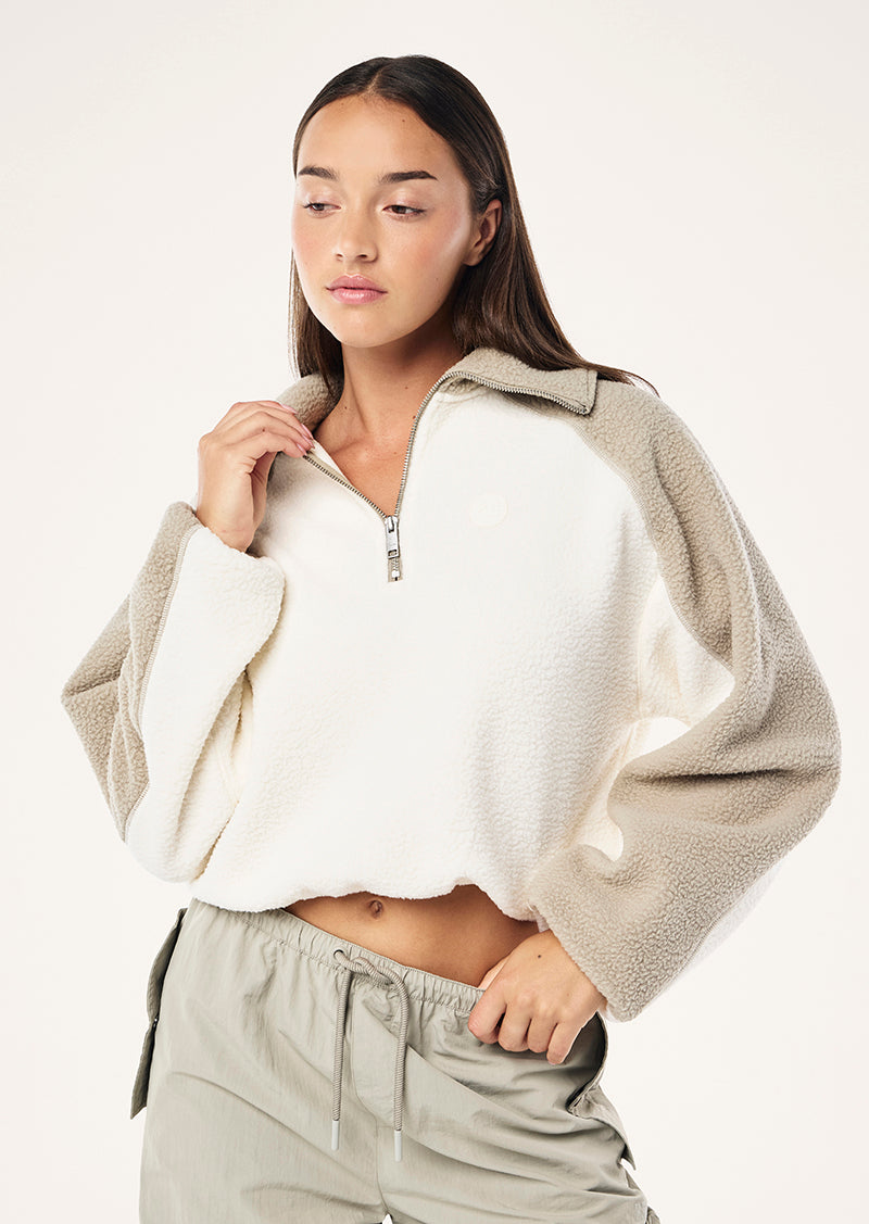 CAMDEN+SWEAT_252F140_BISCUIT-5249_1