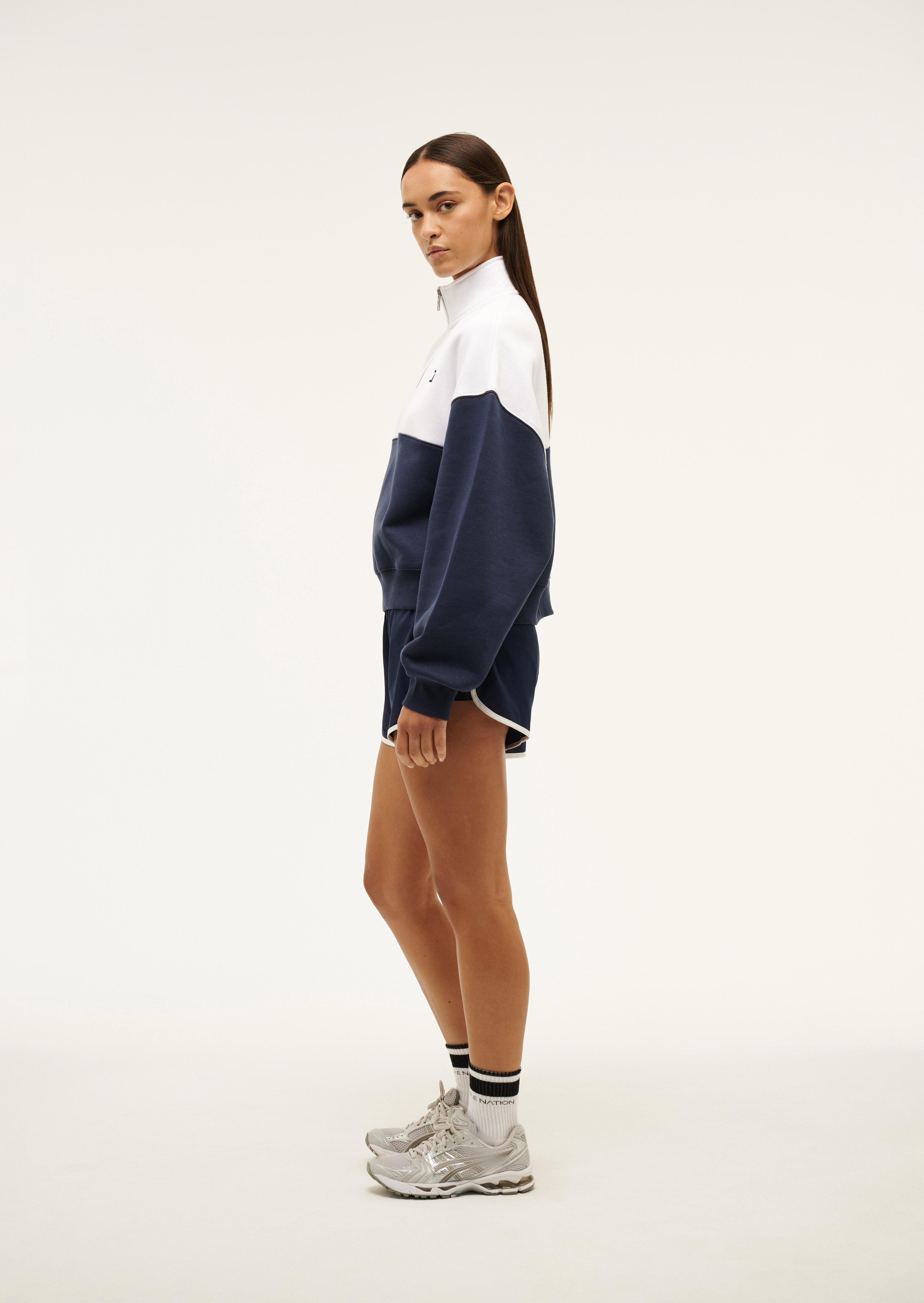 CENTREFIELDSWEAT_243F304_WHITEDARKNAVY-037_1