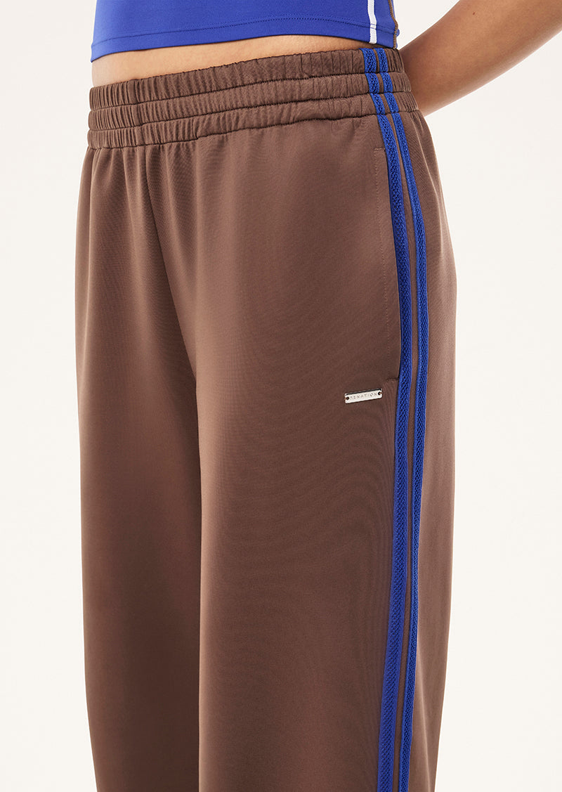 CLARITY+TRACK+PANT_263P034_MOCHA-1046_1