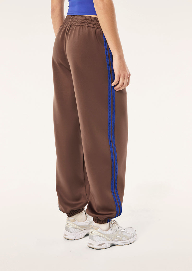 CLARITY+TRACK+PANT_263P034_MOCHA-1049_1