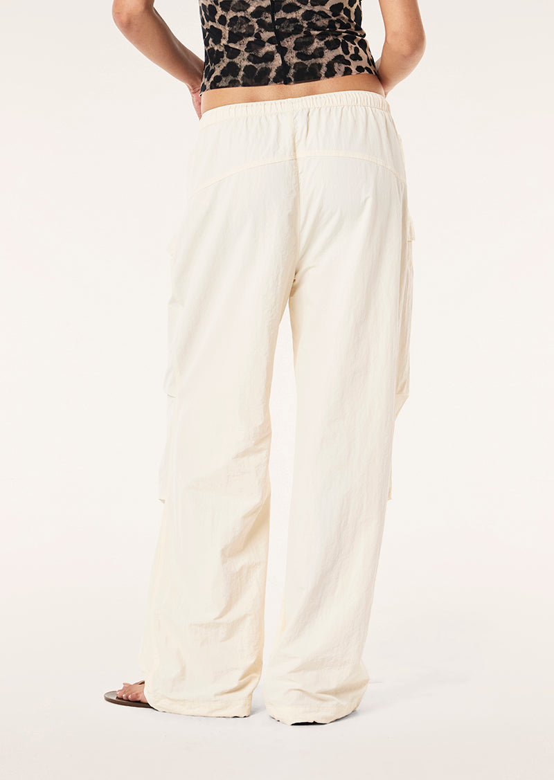 DISCOVERY+PANT_252P058_WHISPER+WHITE-16_1