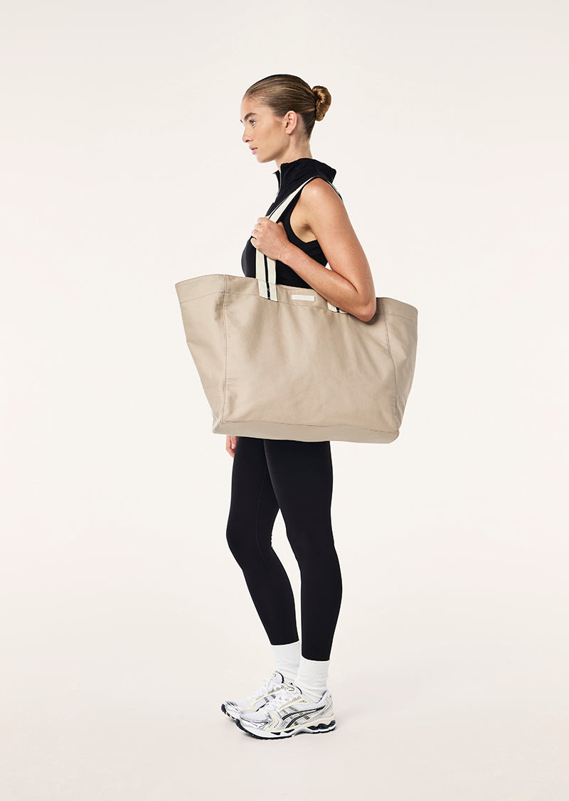 EASTSIDE+TOTE_251A140_OXFORD+TAN_001_1