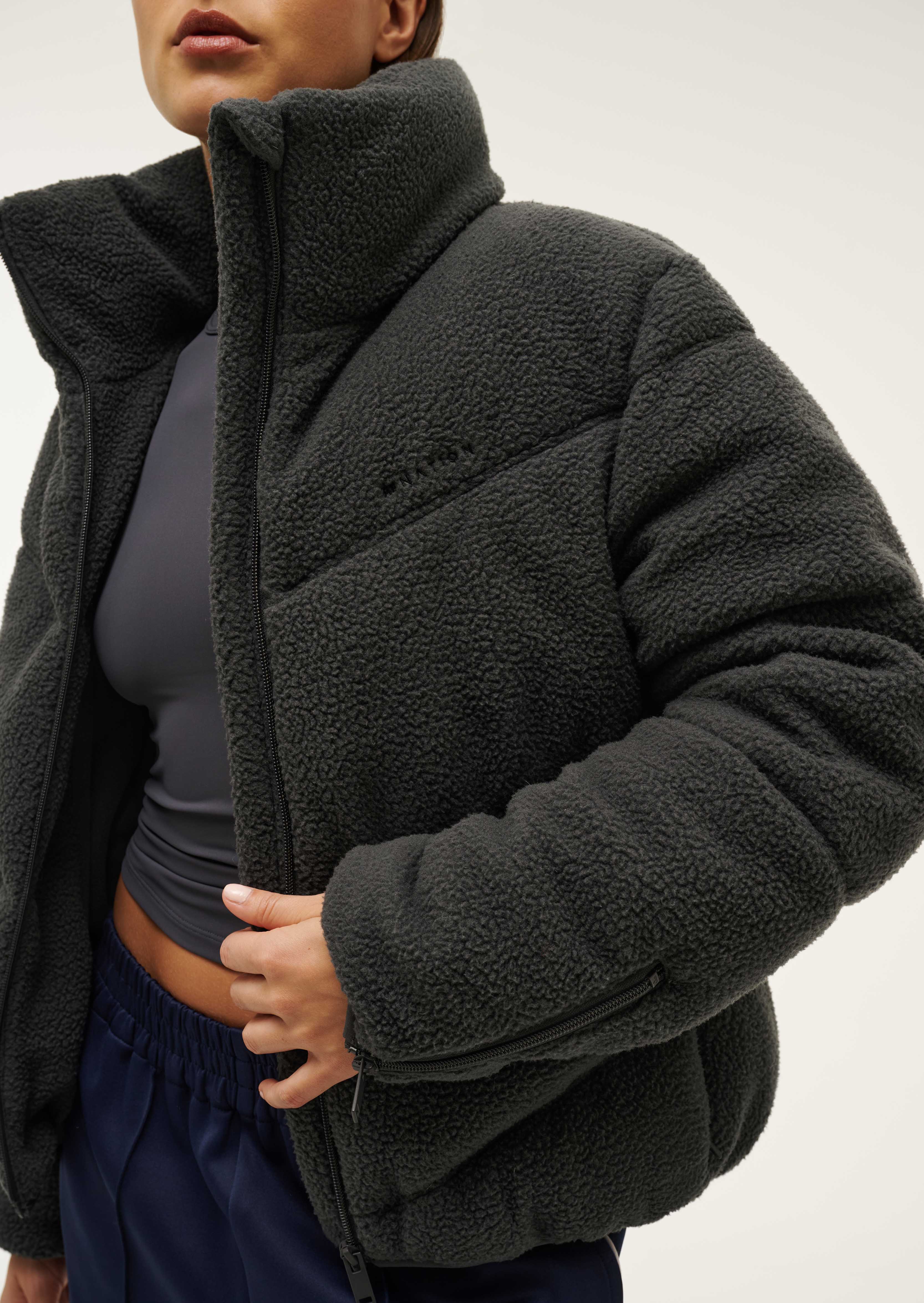 FORTUNESHERPAJACKET_243J167_MARINEBLUE-045_1