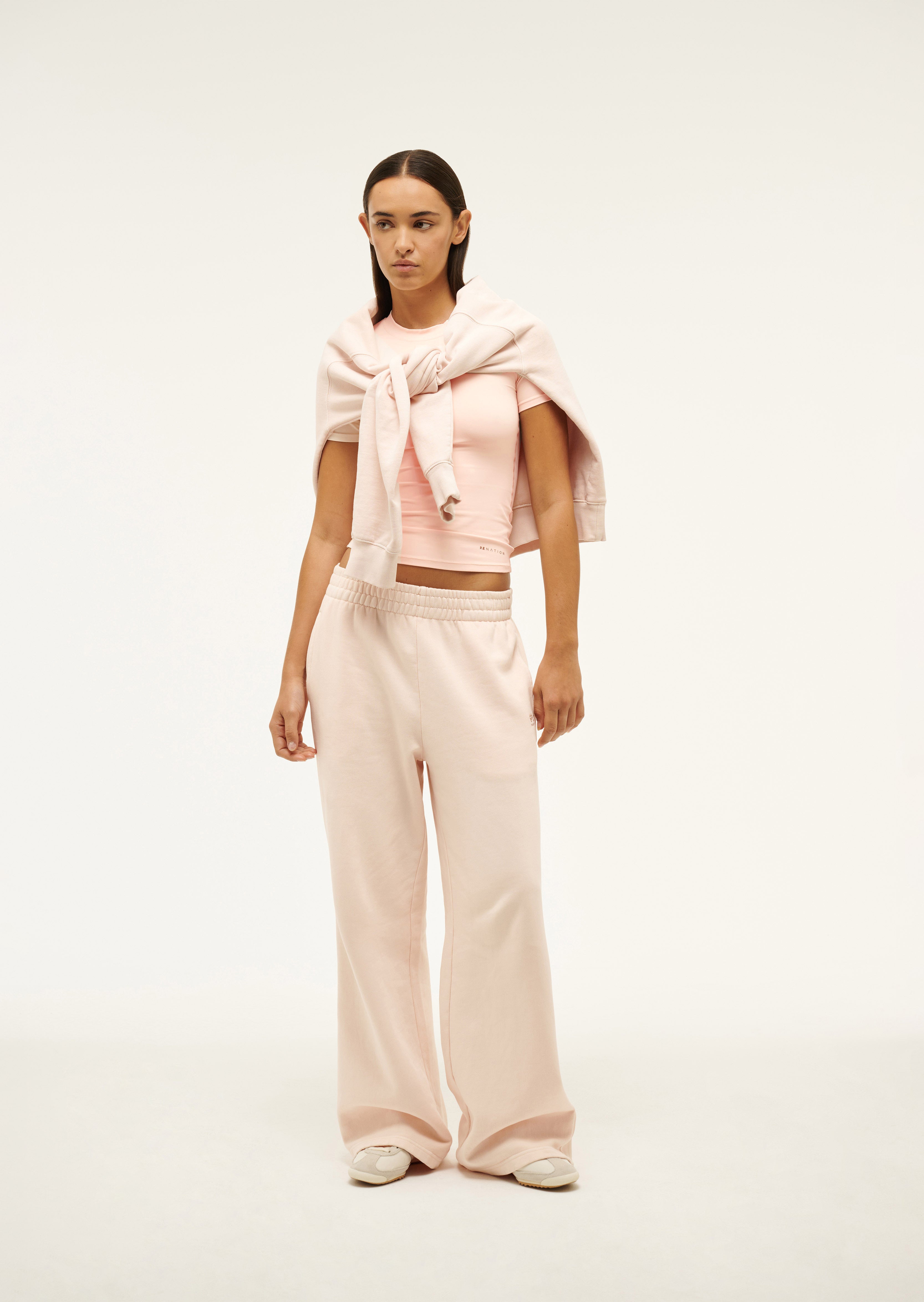 FOUNDATIONSSTEE_243T257_BLUSH-046-R_1