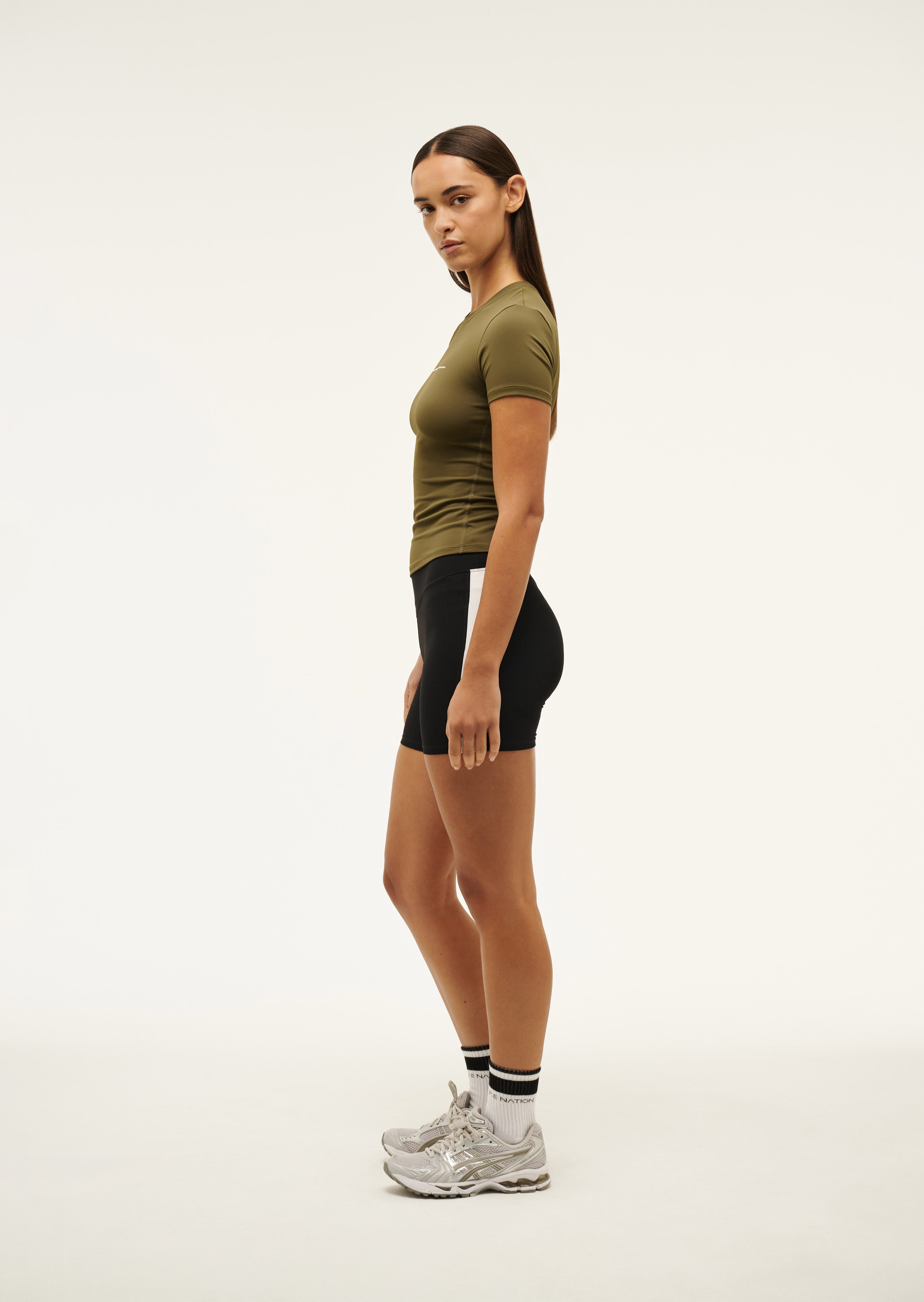 FOUNDATIONSSTEE_243T257_KHAKI-028_1