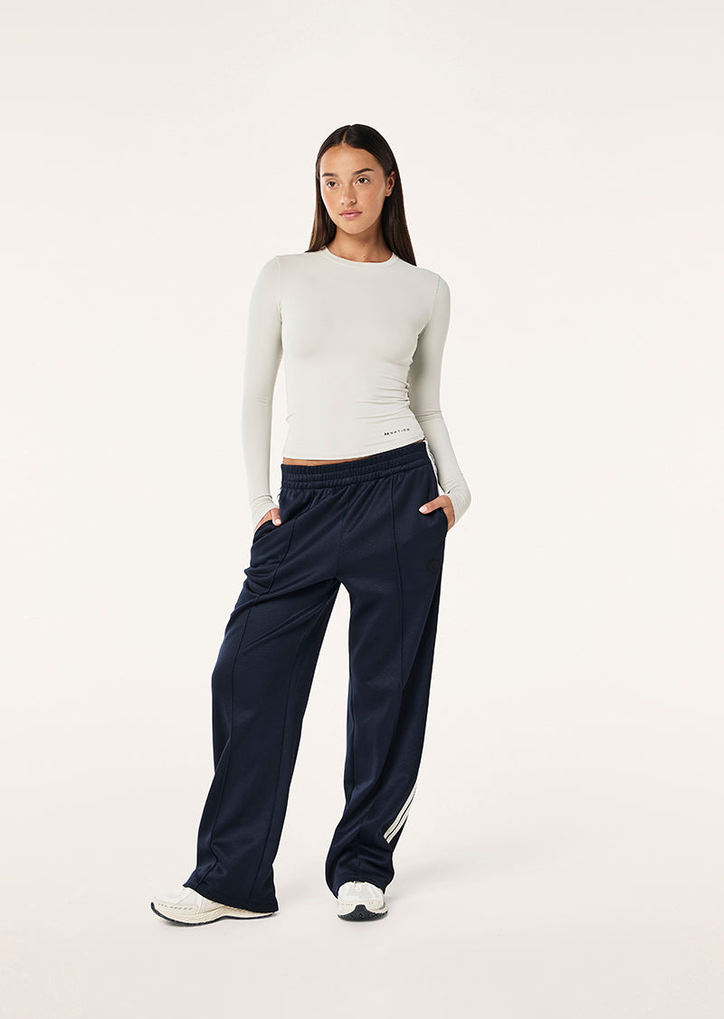 FOUNDATION+LS+TOP_243L265_MOONSTRUCK_046_1