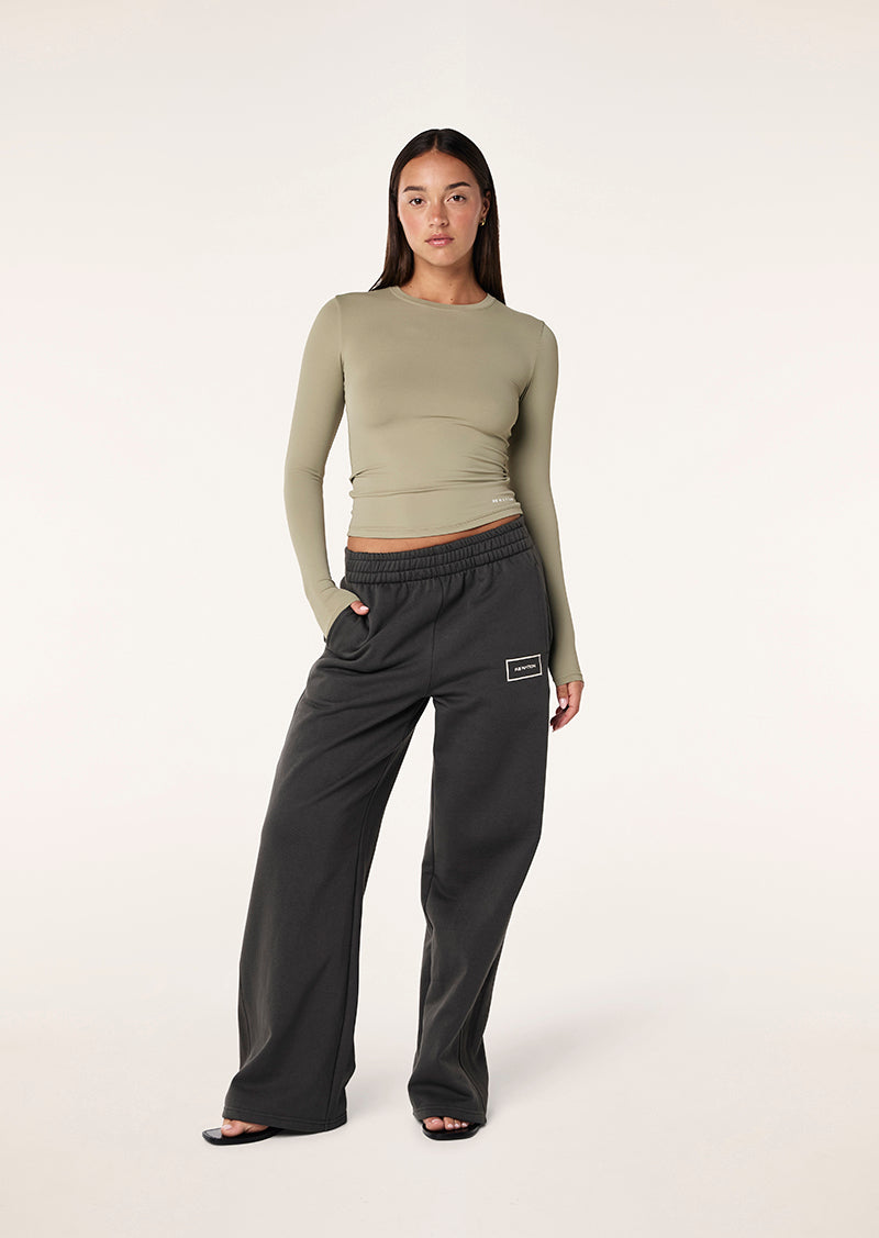 FOUNDATION+LS+TOP_243L265_SILVER+SAGE_033+1_1