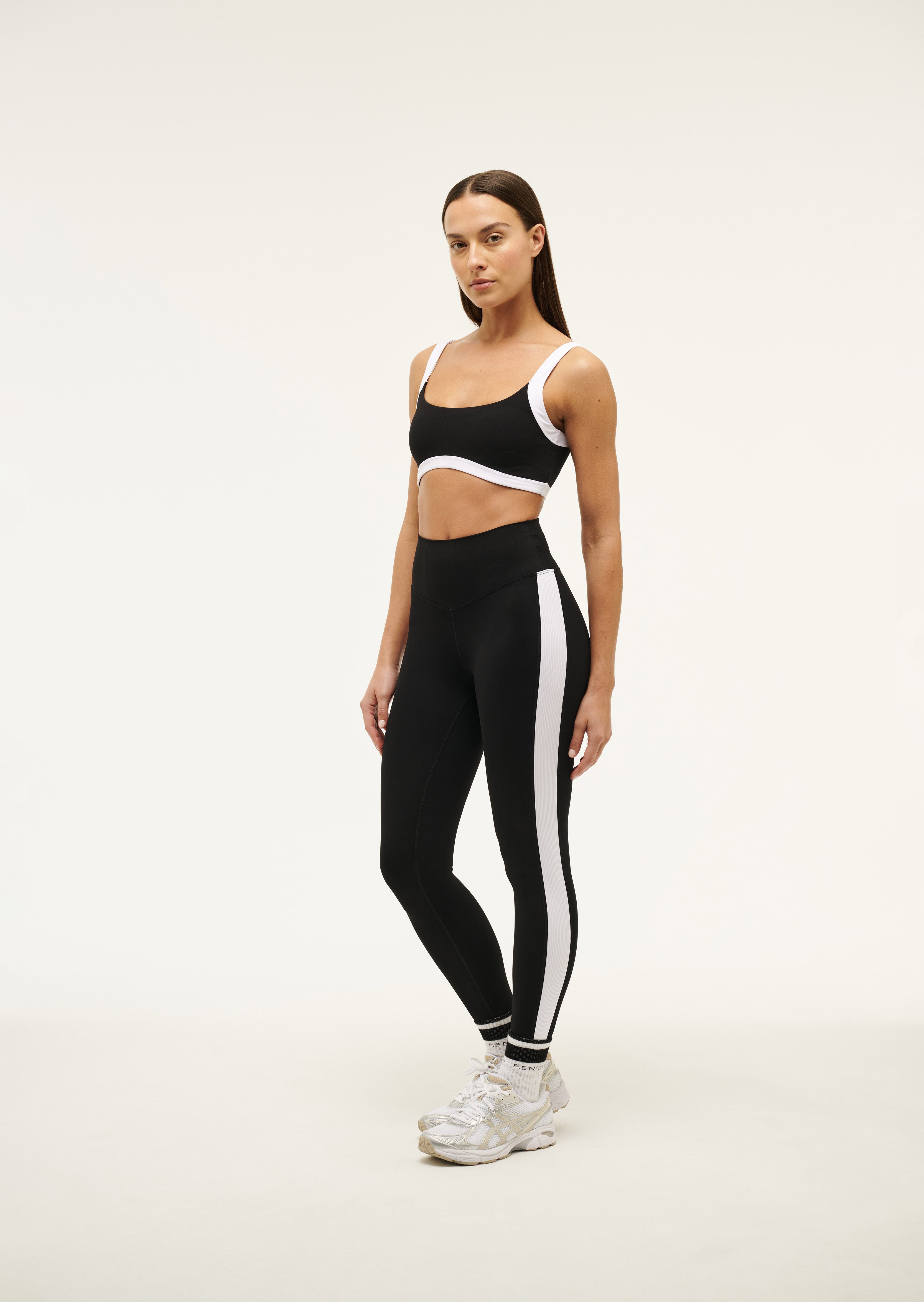 FREEPLAY2FLLEGGING_243G321_BLACKOPTICWHITE-010_1