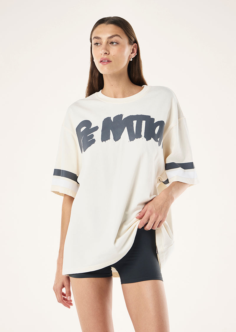 FRONTLINE OVERSIZED TEE IN WHISPER WHITE