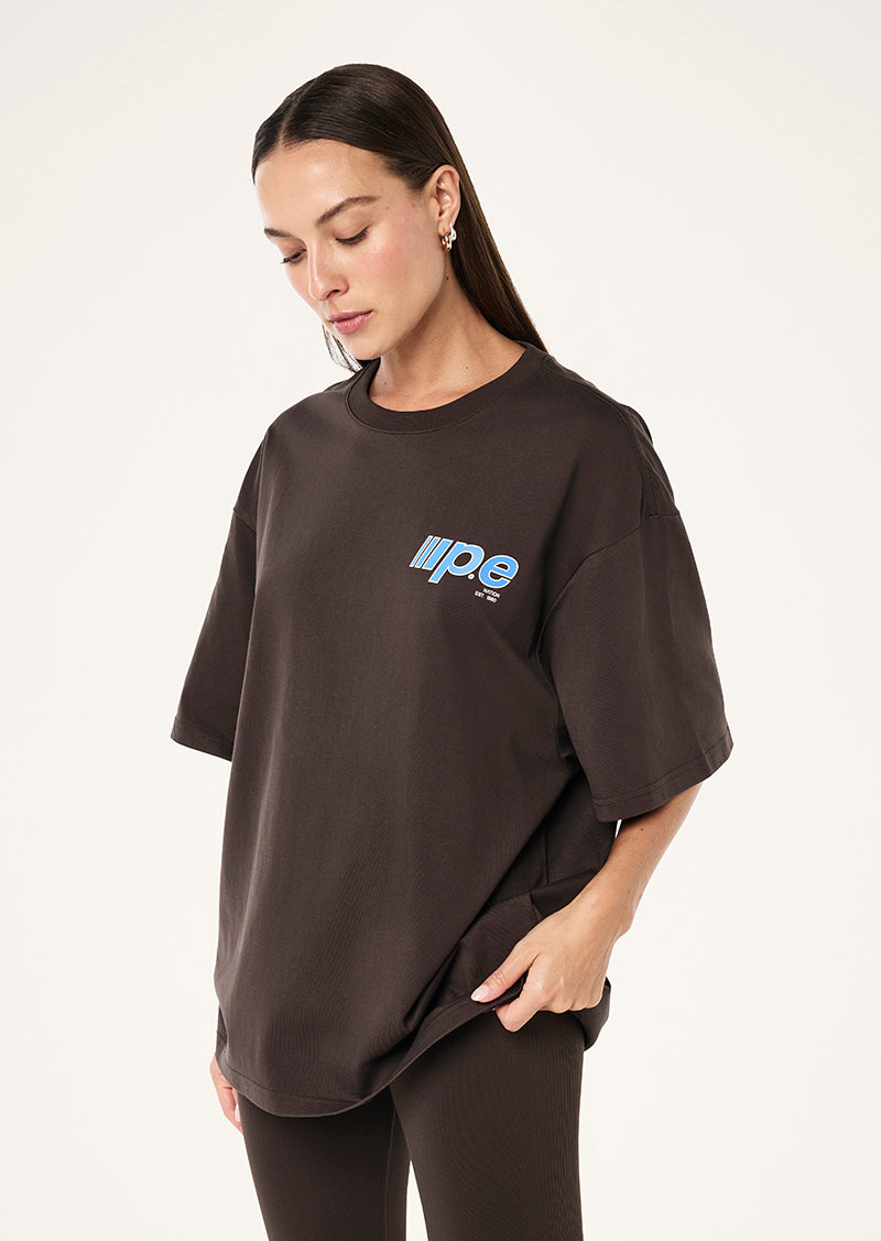 GLIDE OVERSIZED TEE IN COFFEE BY P.E NATION, WOMEN'S ATHLEISURE OVERSIZED TEE