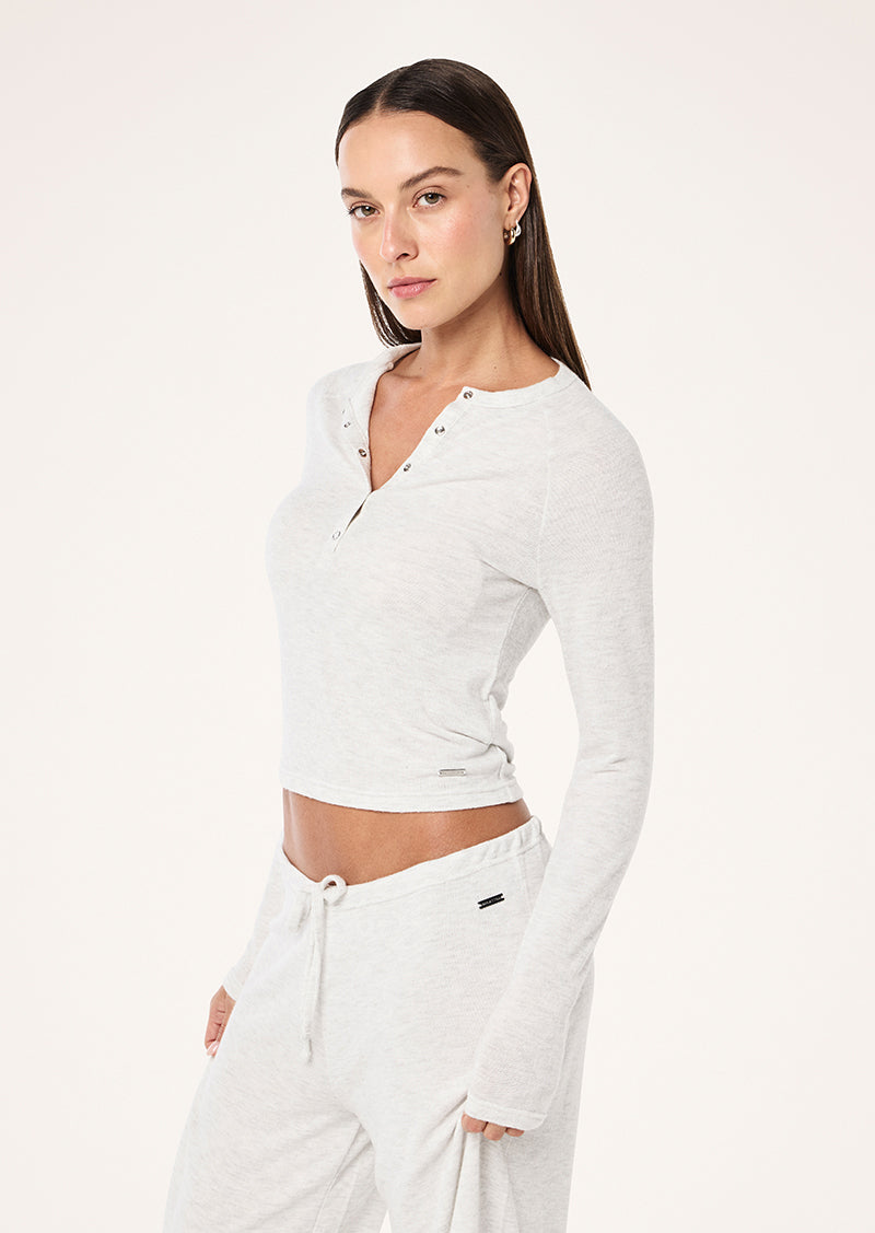HAVEN LONG SLEEVE TOP IN SNOW MARLE BY P.E NATION, WOMEN'S ATHLEISURE HENLEY TOPS