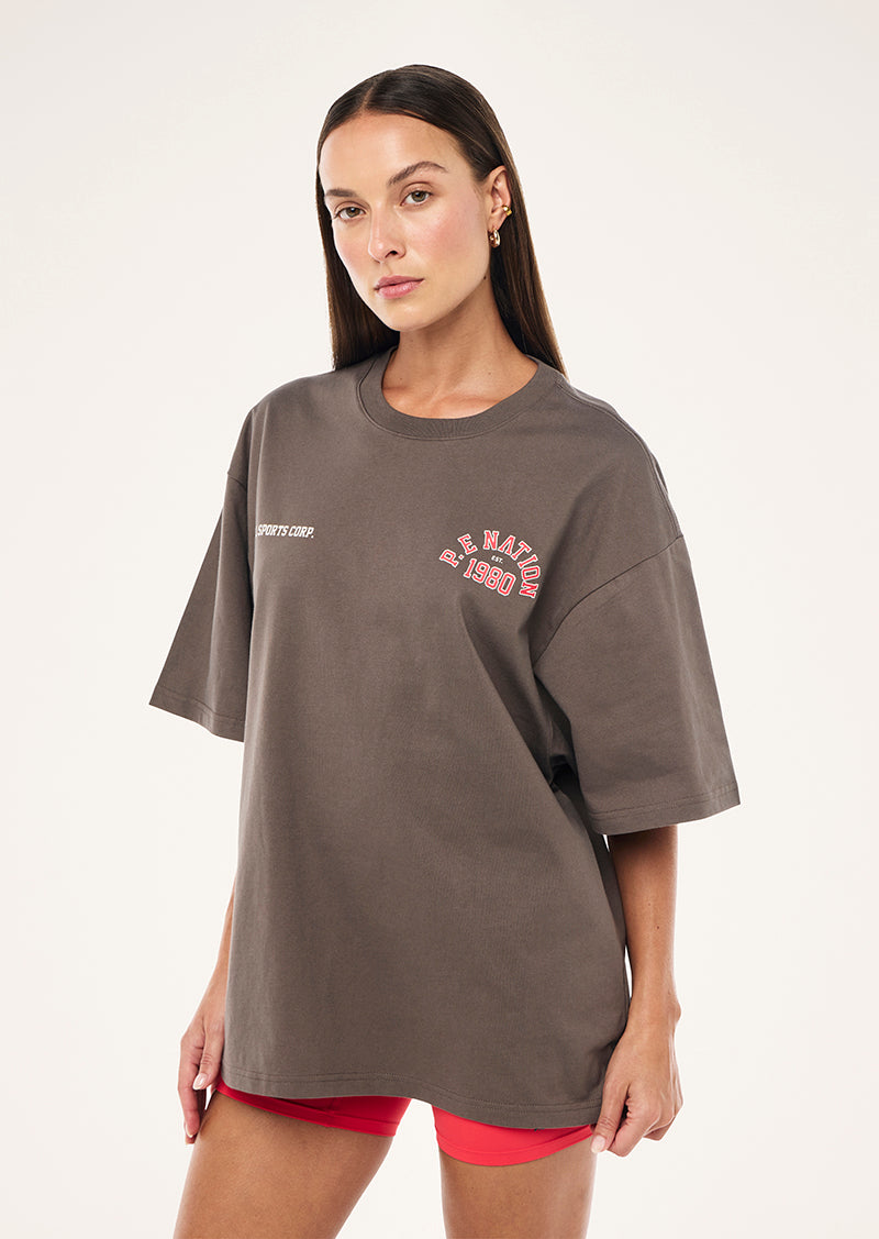 INBOUND TEE IN MAJOR BROWN BY P.E NATION, WOMEN'S ATHLEISURE TEES