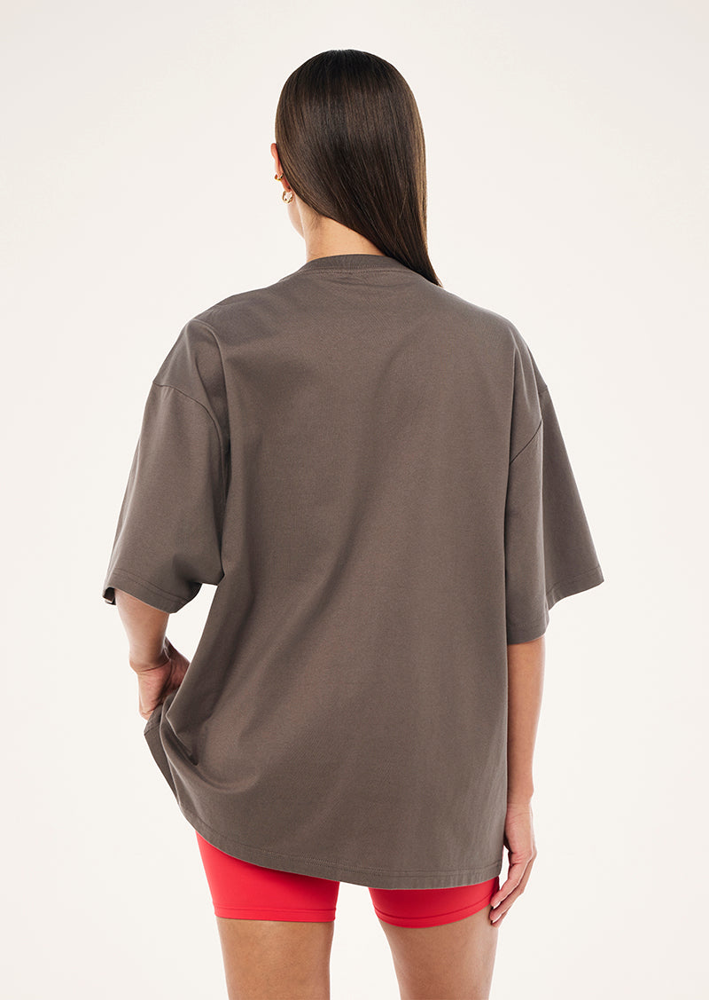 INBOUND TEE IN MAJOR BROWN BY P.E NATION, WOMEN'S ATHLEISURE TEES