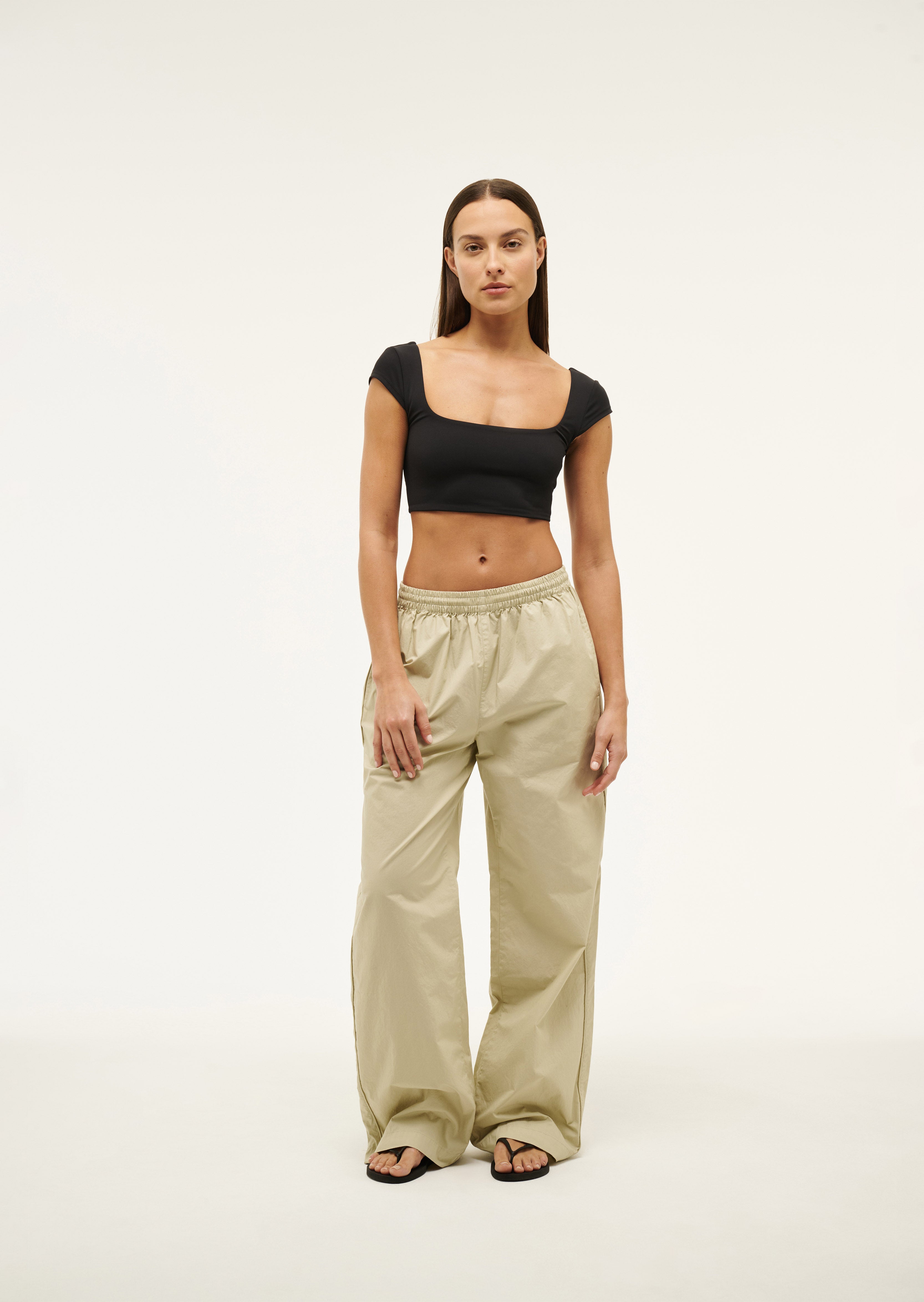 MAGNITUDETANK_244C216_BLACK-002_1