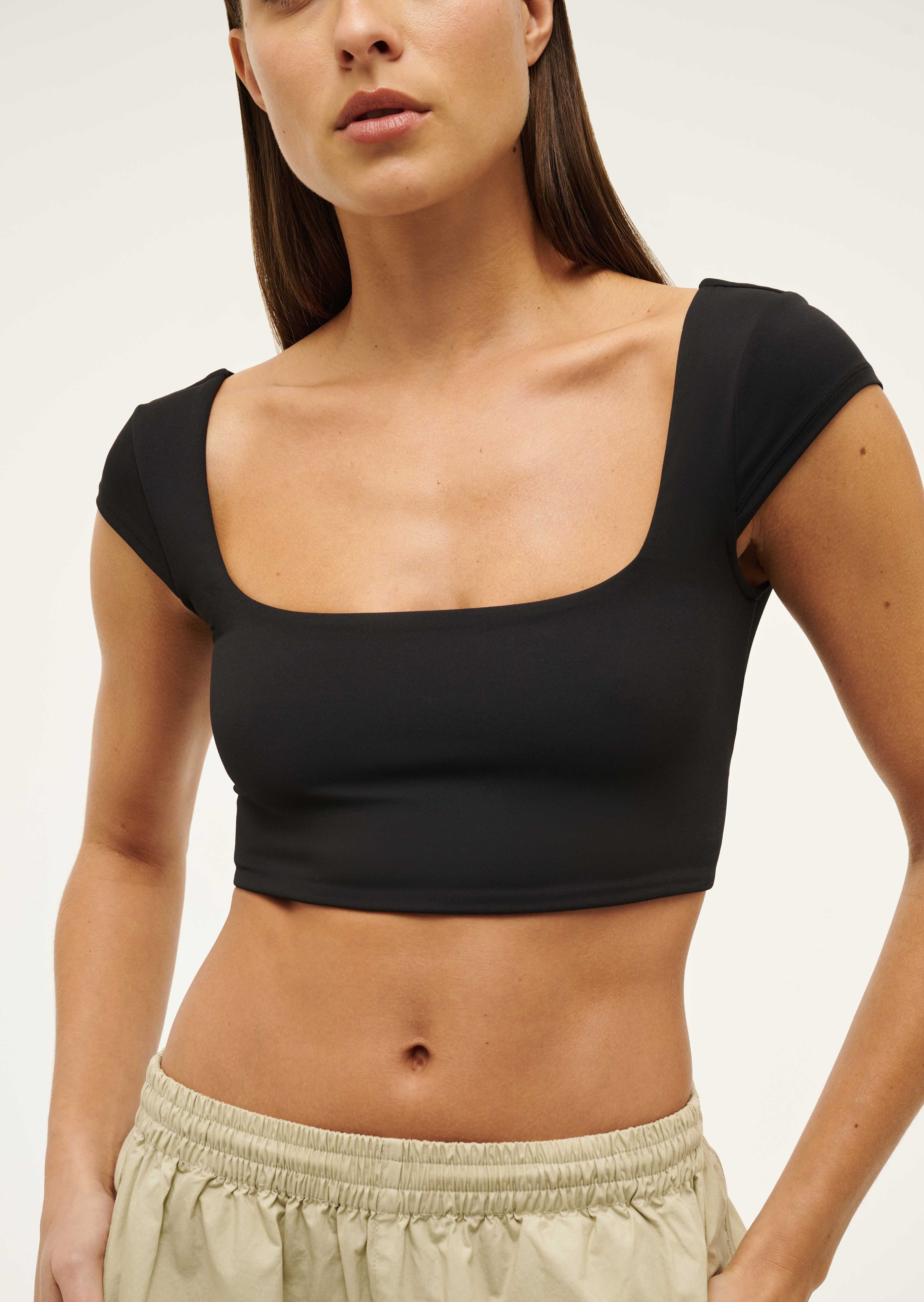 MAGNITUDETANK_244C216_BLACK-020_1