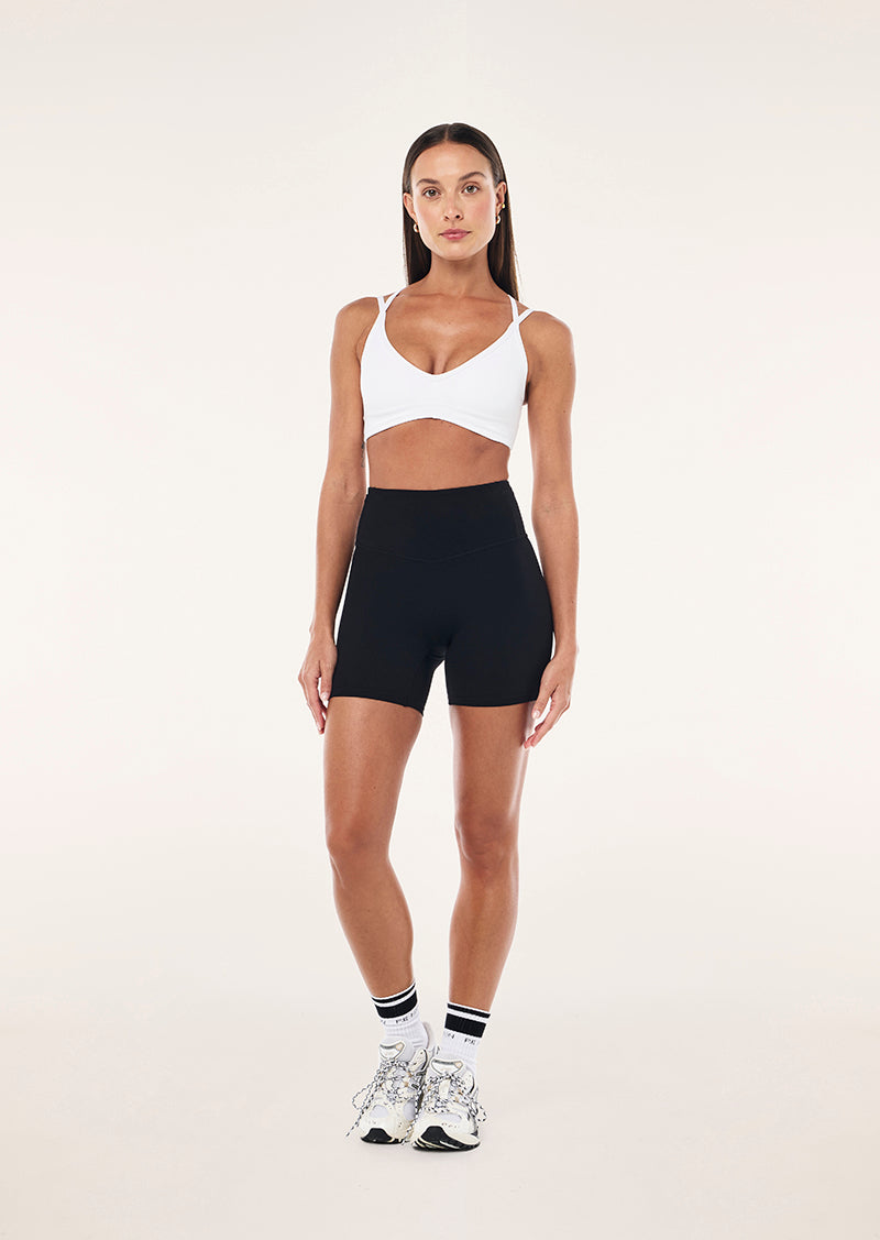 PARAMOUNT+SPORTS+BRA_261C182_WHITE-02_1