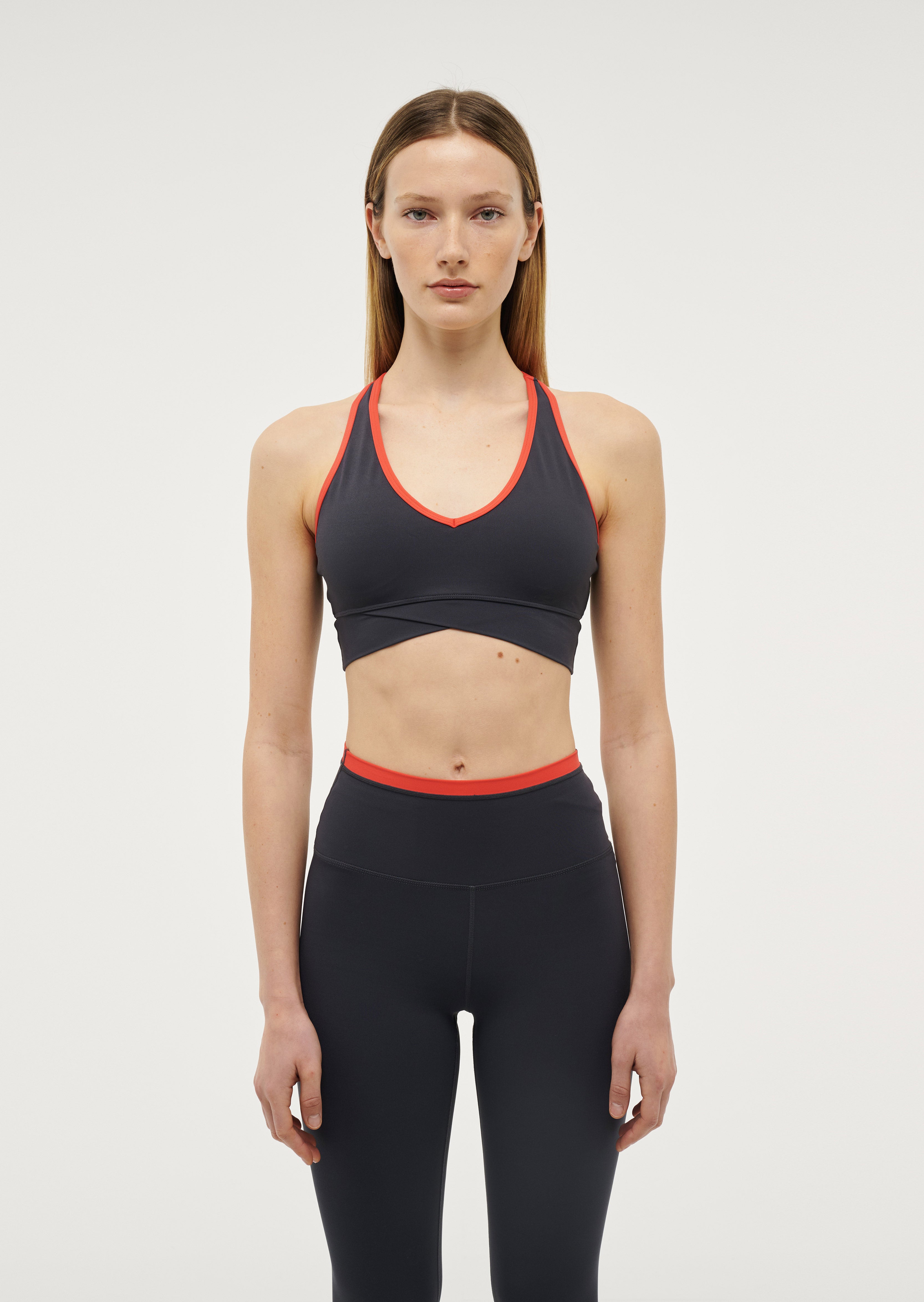 PENATION_ECOM_2024Q3-243G343_MARINEBLUE_POPPYRED_012_1