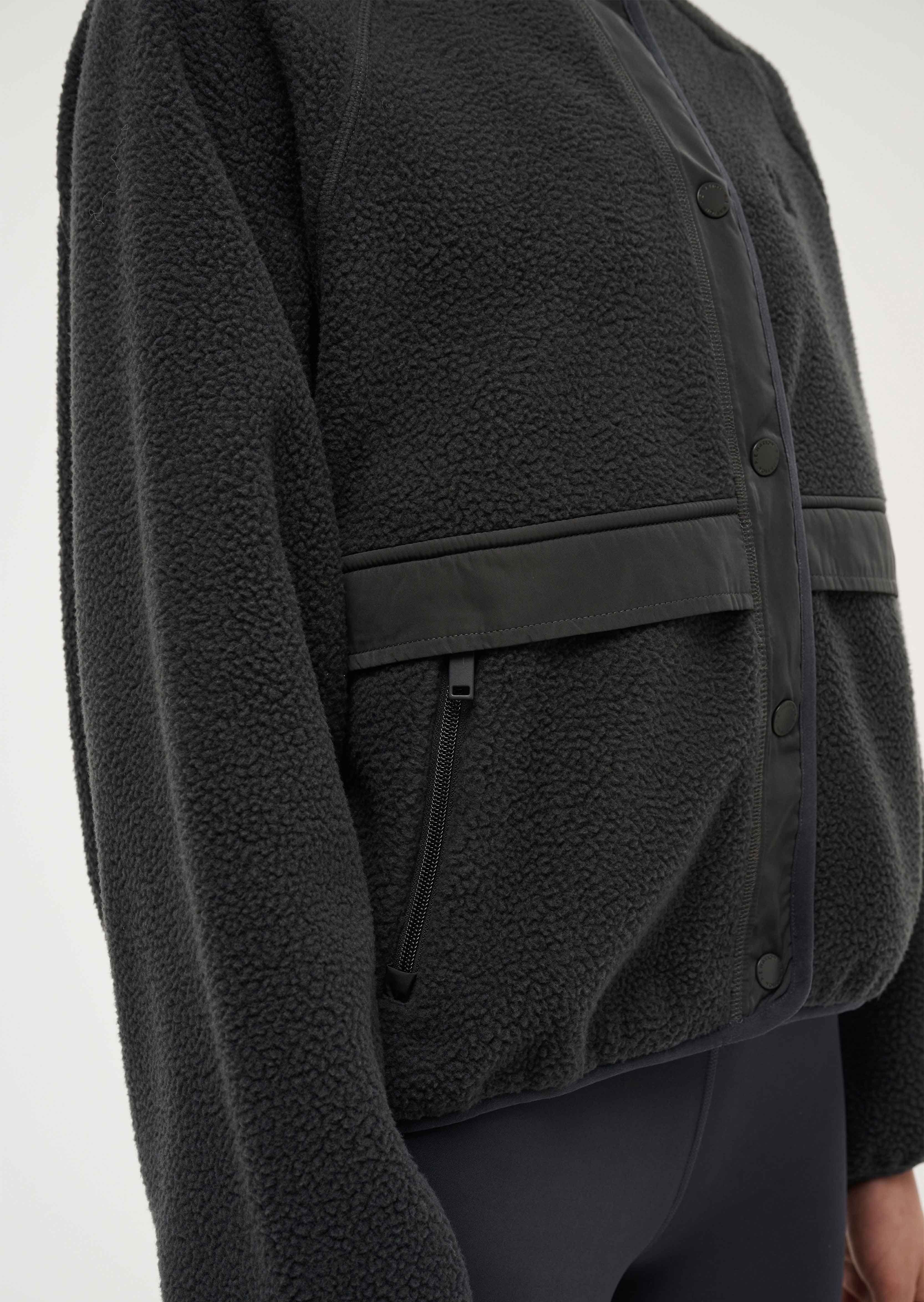 PENATION_ECOM_2024Q3-243J242_MARINEBLUE_014_1