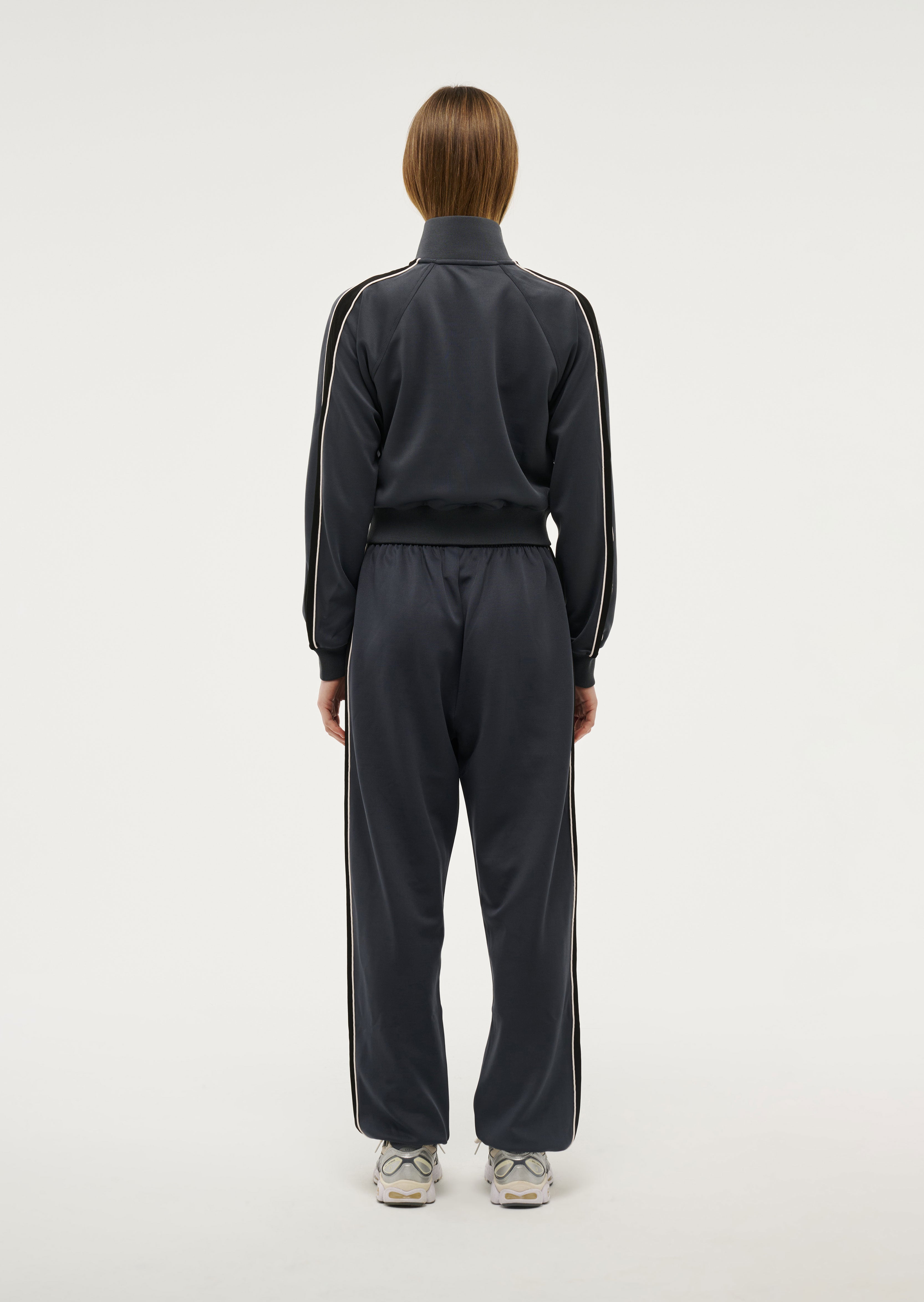 PENATION_ECOM_2024Q3-243J274_MARINEBLUE_022_1