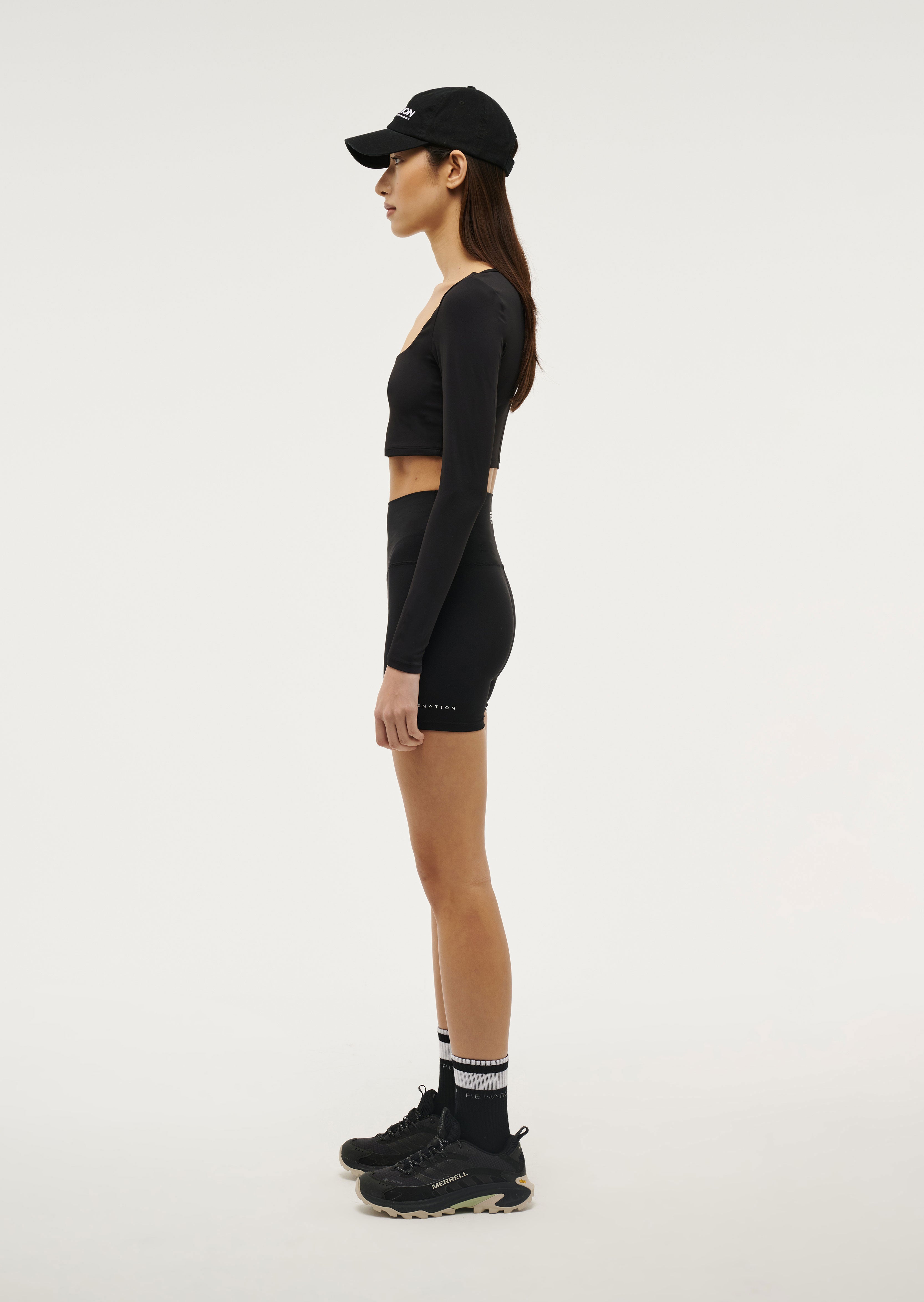 PENATION_ECOM_2024Q3-243L304_BLACK_005-R_1