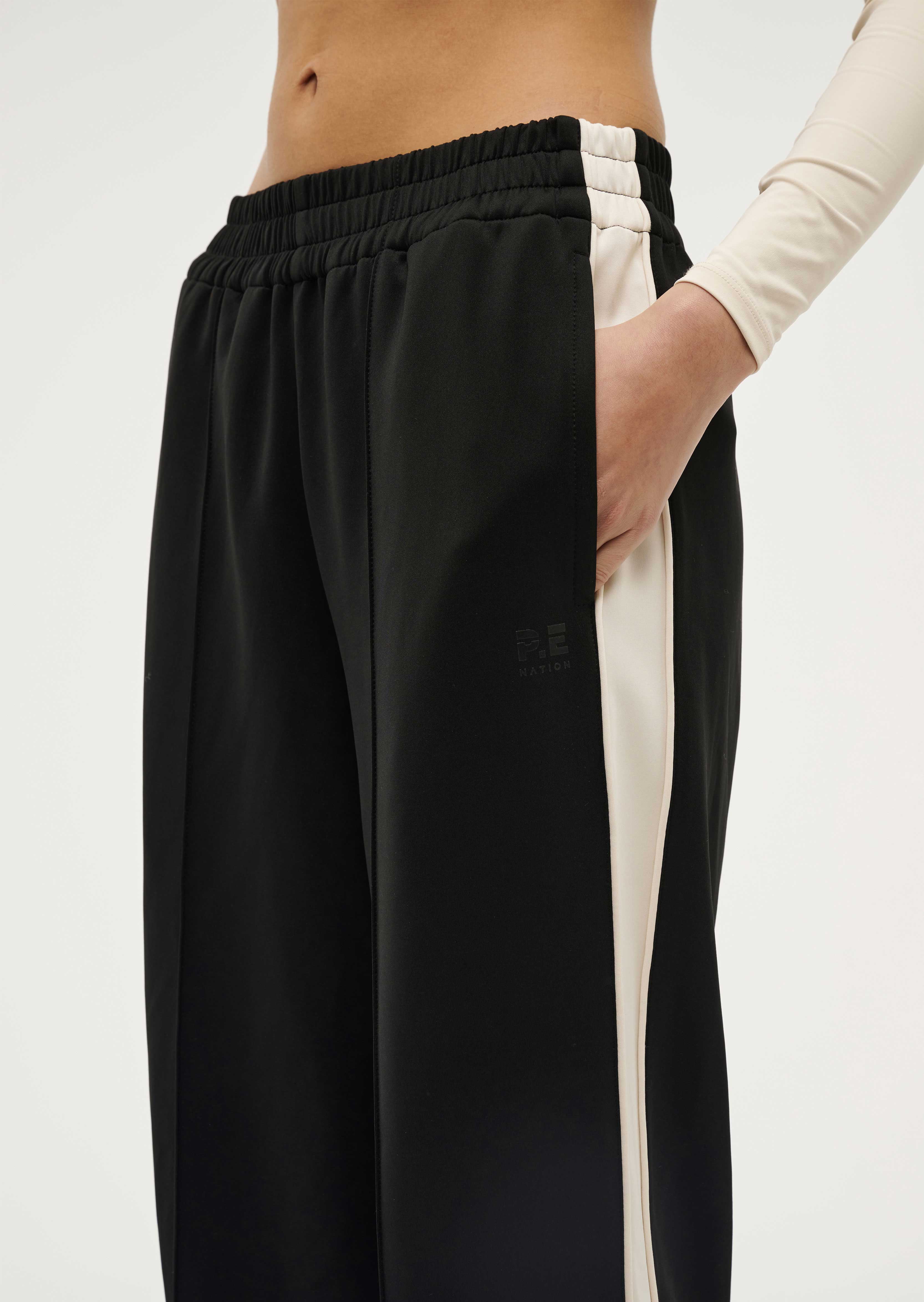 PENATION_ECOM_2024Q3-243P093_BLACK_011_1