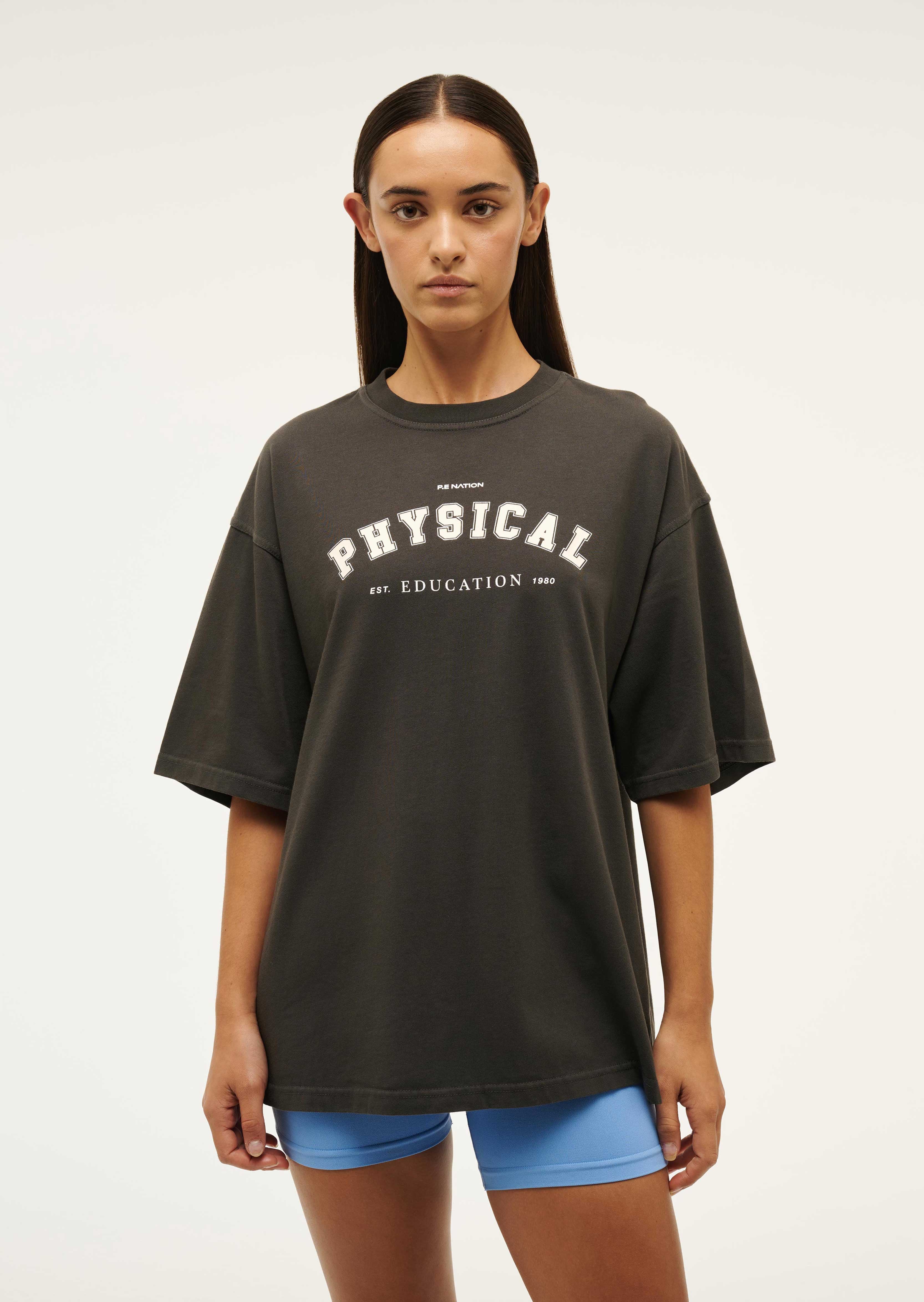 PHYSICALOVERSIZETEE_244T401_WASHEDBLACK-022-CROP_1