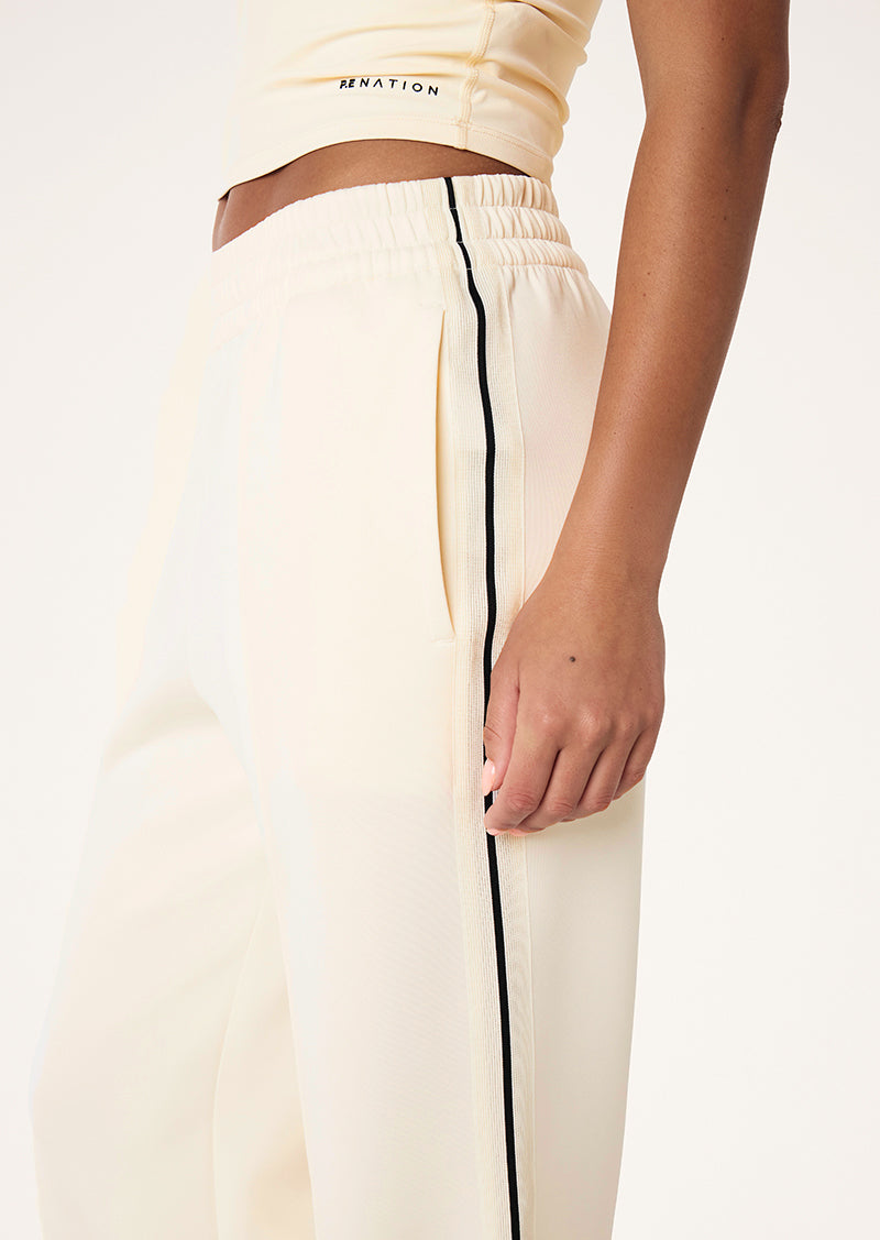 PRELUDE-TRACK-PANT_251P120_WHISPER-WHITE_026-R_1