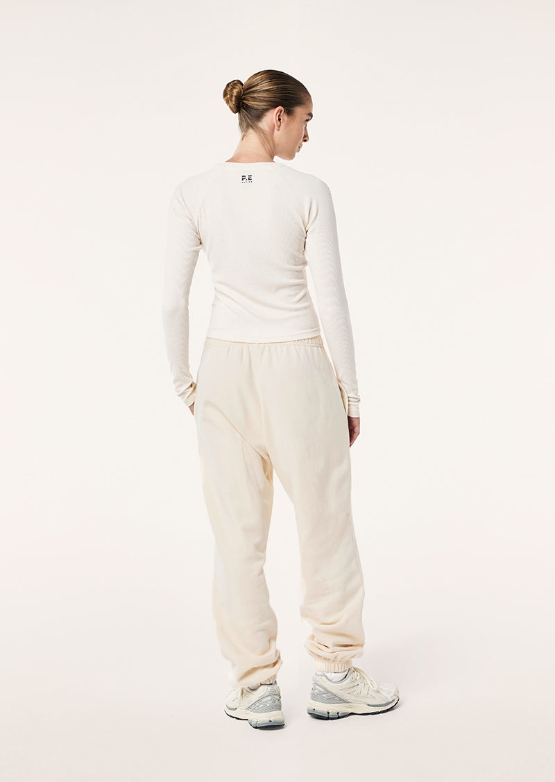 RADAR-TRACKPANT_251P182_WHISPER-WHITE_018_1