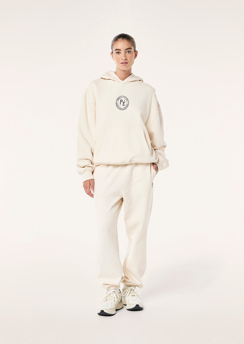 RADAR+HODDIE_251H177_WHISPER+WHITE_005_1