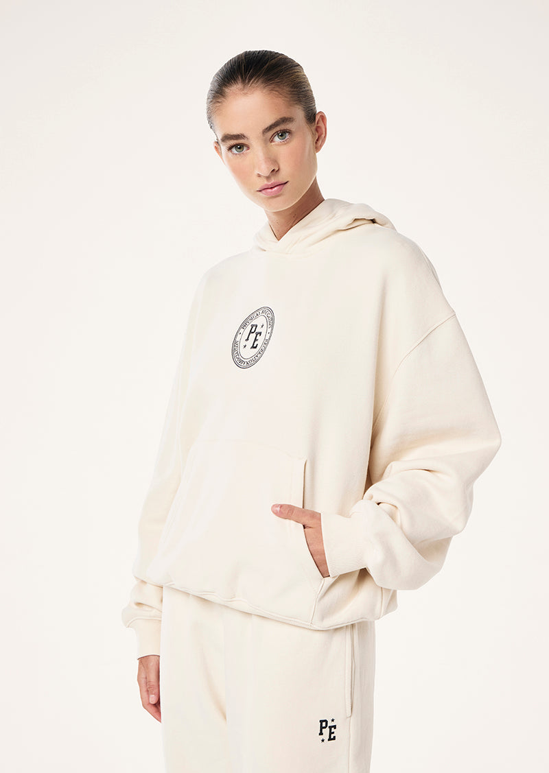 RADAR+HODDIE_251H177_WHISPER+WHITE_025_1