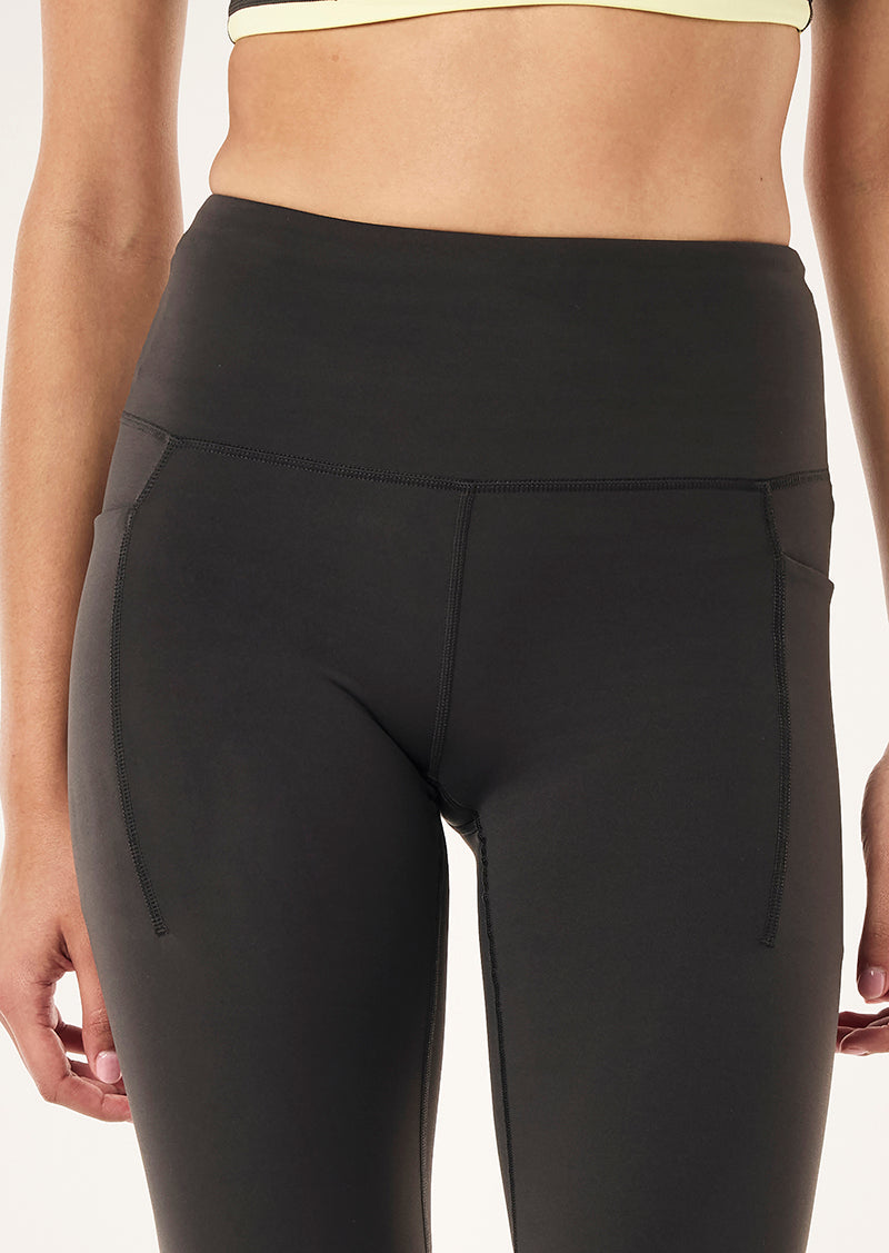 RECALIBRATE+FL+LEGGING_243G319_SMOKESTONE-16_1