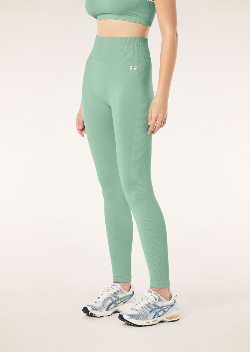 RESTORE SEAMLESS LEGGING IN BASIL
