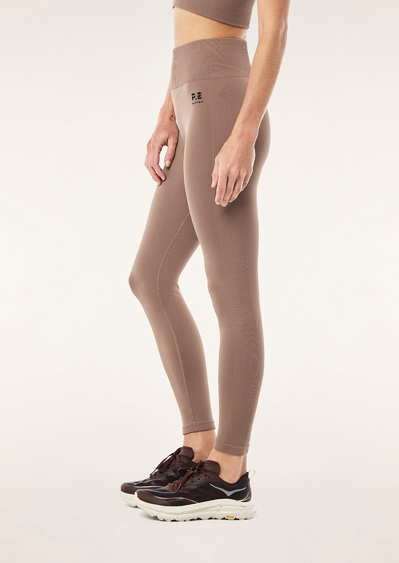 RESTORE+SEAMLESS+LEGGING_243G295_FOSSIL-1254_1