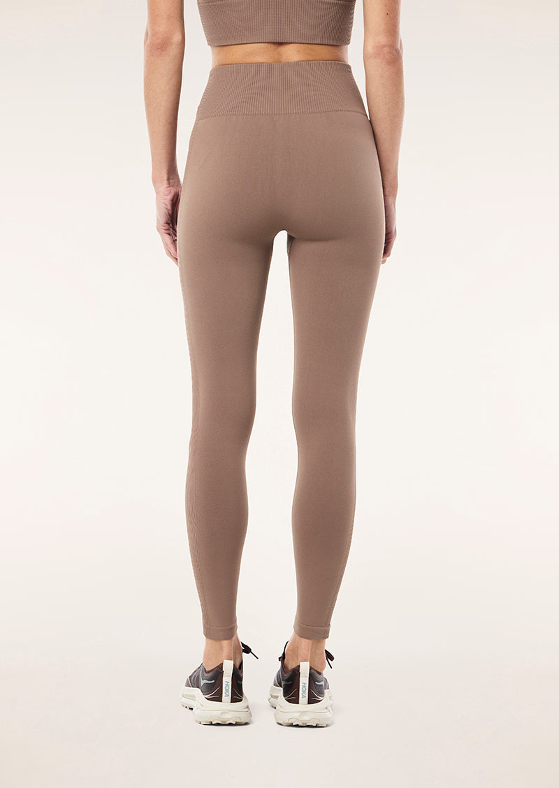 RESTORE+SEAMLESS+LEGGING_243G295_FOSSIL-1260_1