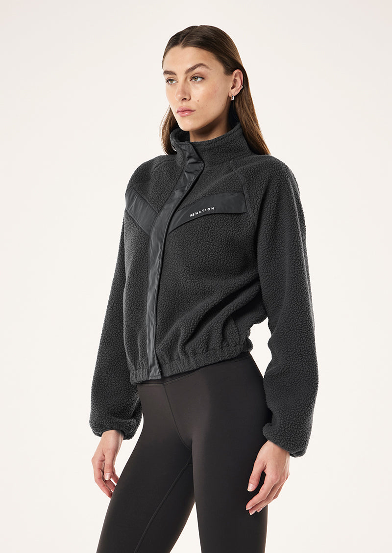 SHELTER-SHERPA-JACKET_251J095_SMOKESTONE-19_1