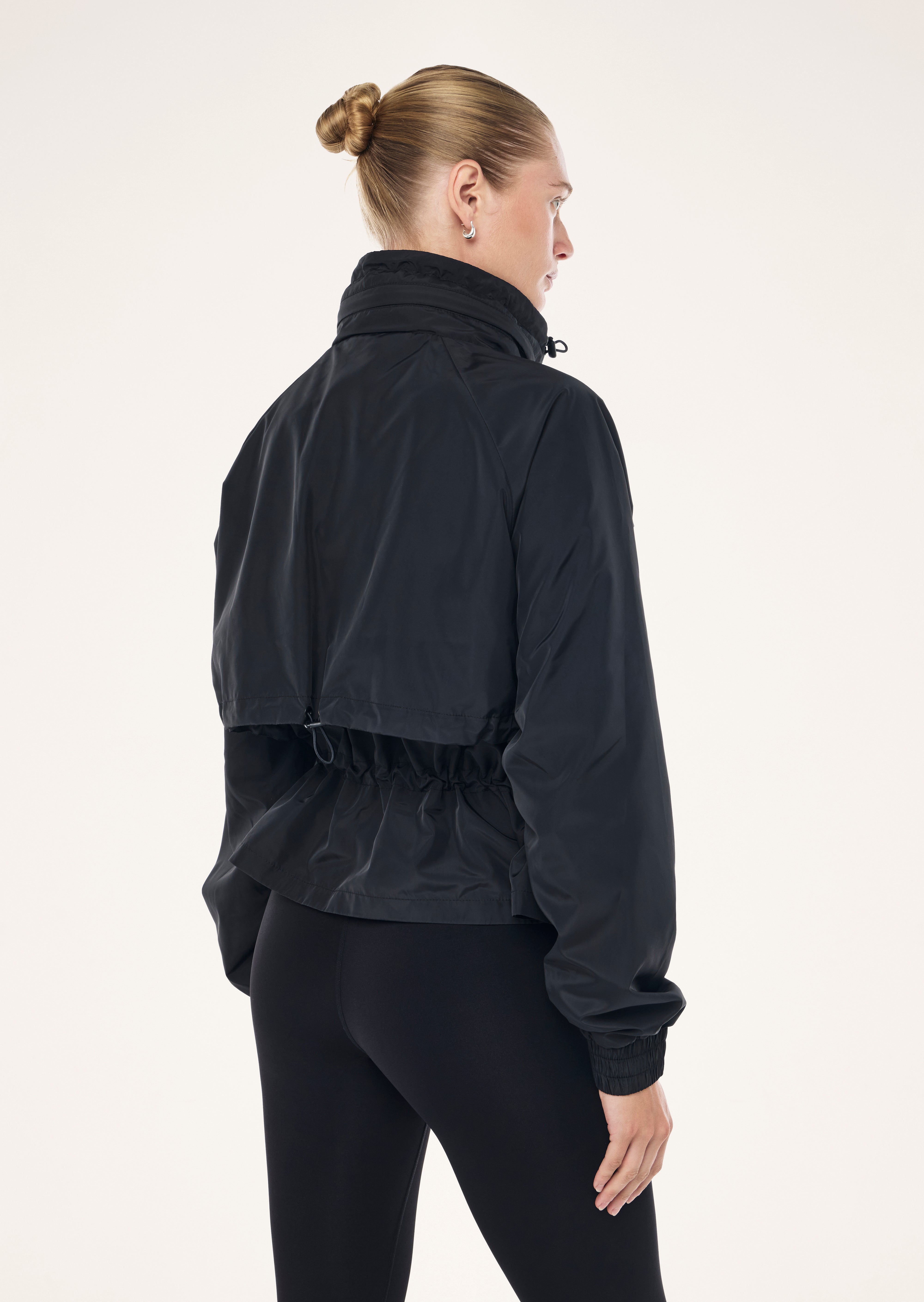 SHELTER JACKET IN BLACK
