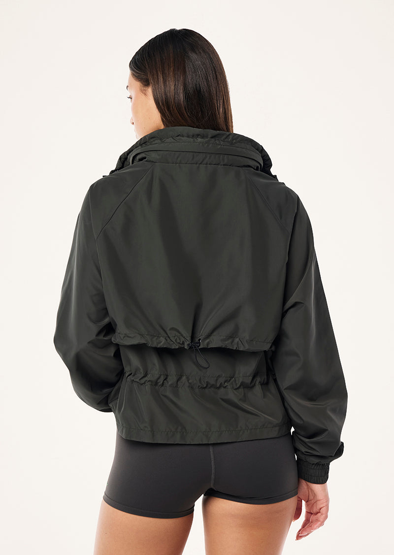 SHELTER+JACKET_243J334_CAVIAR-1457_1