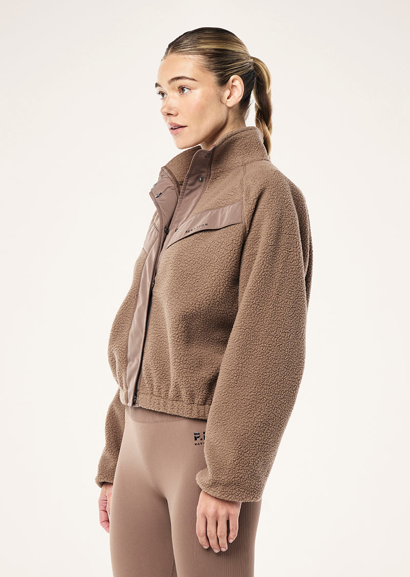 SHELTER+SHERPA+JACKET_251J095_FOSSIL-1497_1