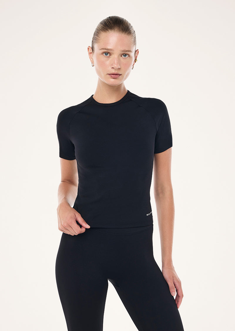 SIGNATURE-SS-TEE_263T031_BLACK-29-R_1