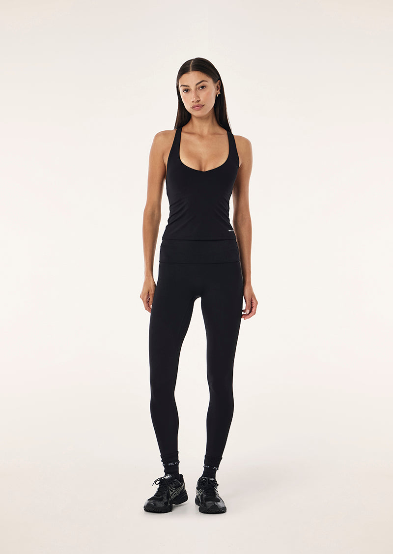 SIGNATURE+KEYHOLE+TANK_262W191_BLACK-11_1