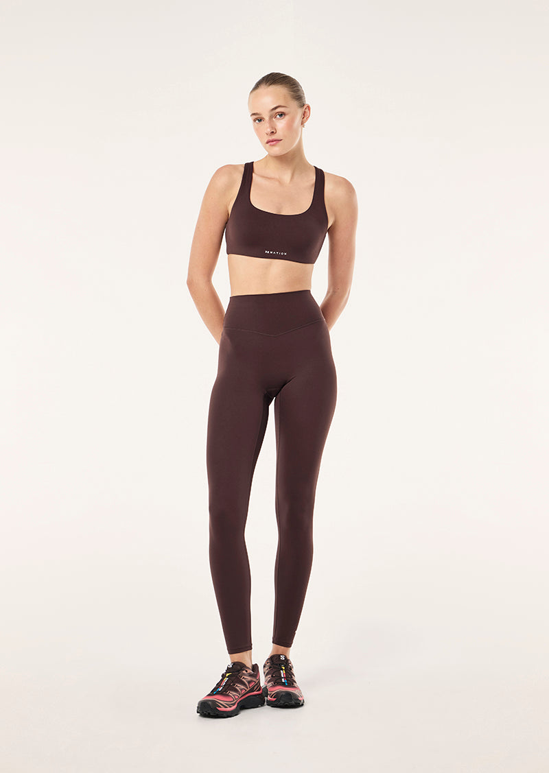 SIGNATURE SCOOP SPORTS BRA IN DARK PLUM BY P.E NATION, WOMEN'S ATHLEISURE SPORTS BRAS
