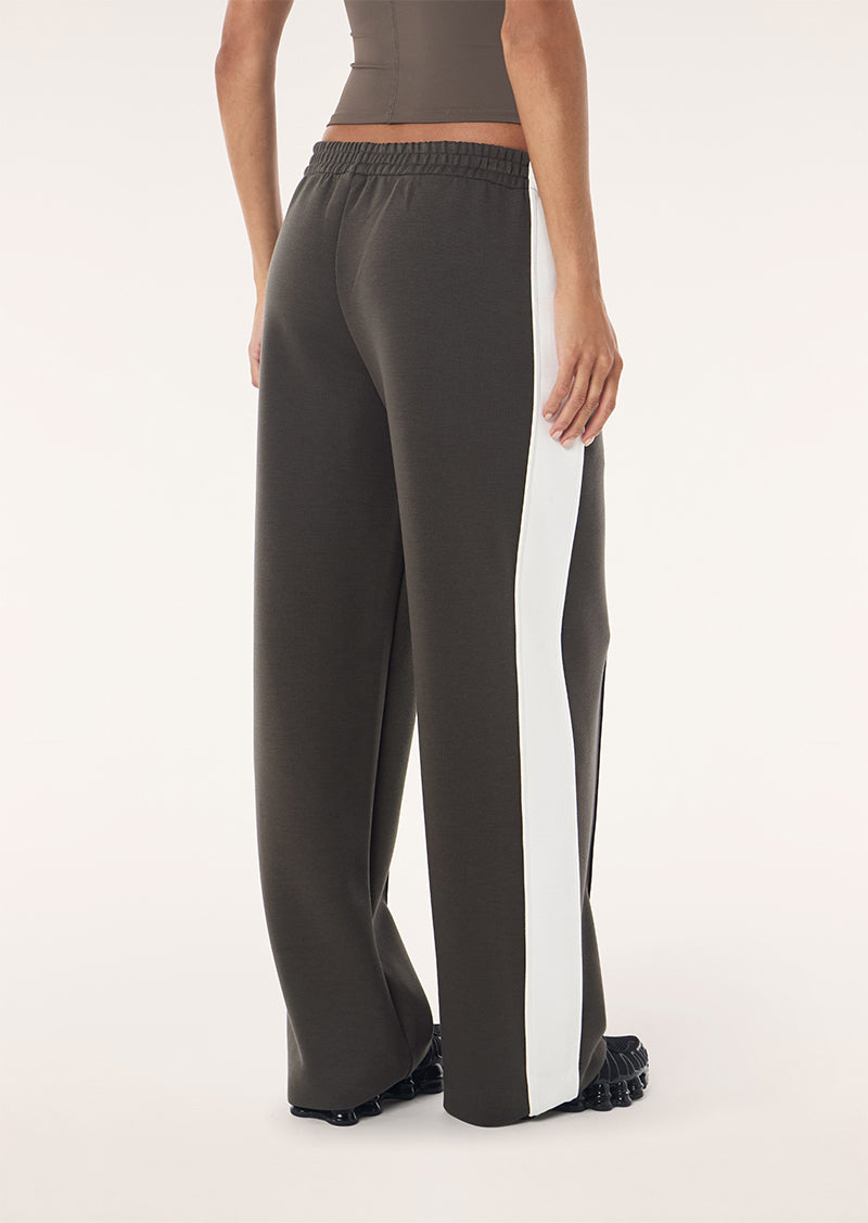 TRIUMPH PANT 2.0 IN DARK OLIVE & WHISPER WHITE