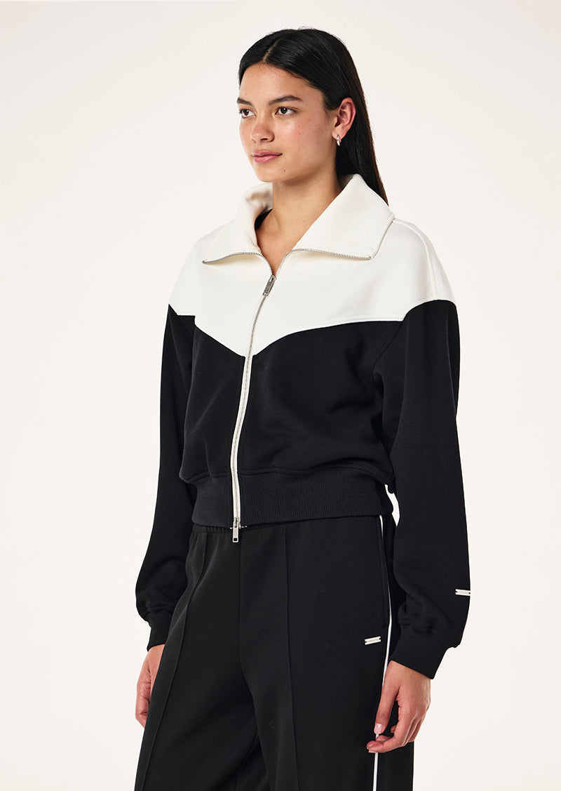 TRIUMPH+JACKET_254J010_BLACK+WHISPER+WHITE-30_1