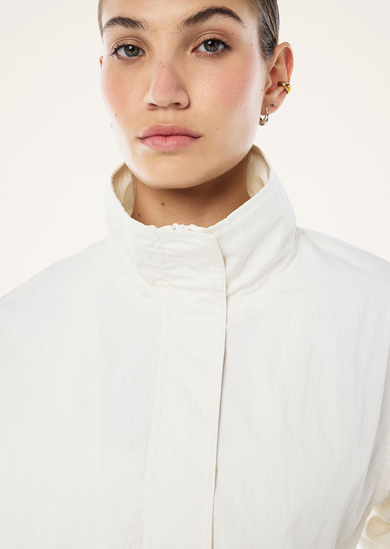 UNIVERSAL+JACKET_264J098_WHISPER+WHITE-049_1