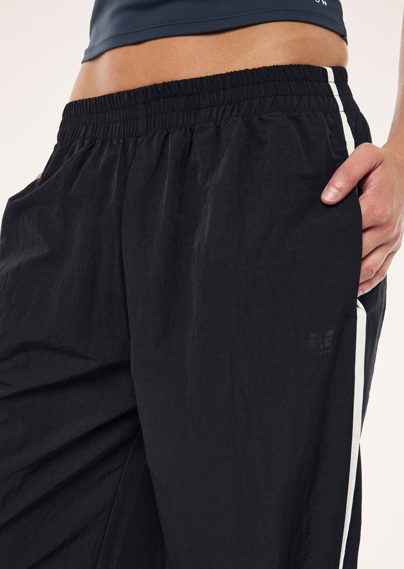 VELOCITY+PANT_261P045_BLACK++WHISPER+WHITE-41_1